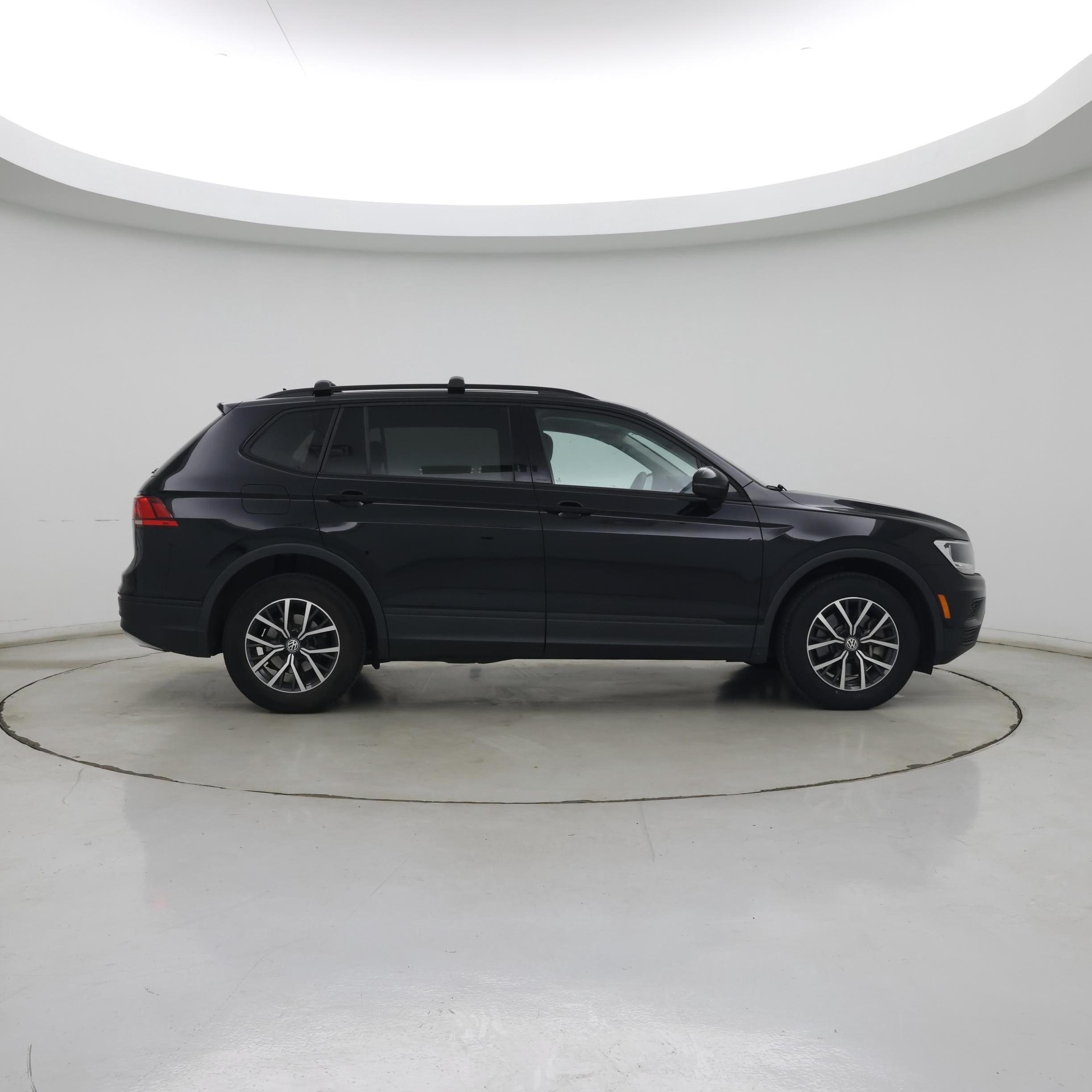 Thumbnail: 2021 Volkswagen Tiguan - 7