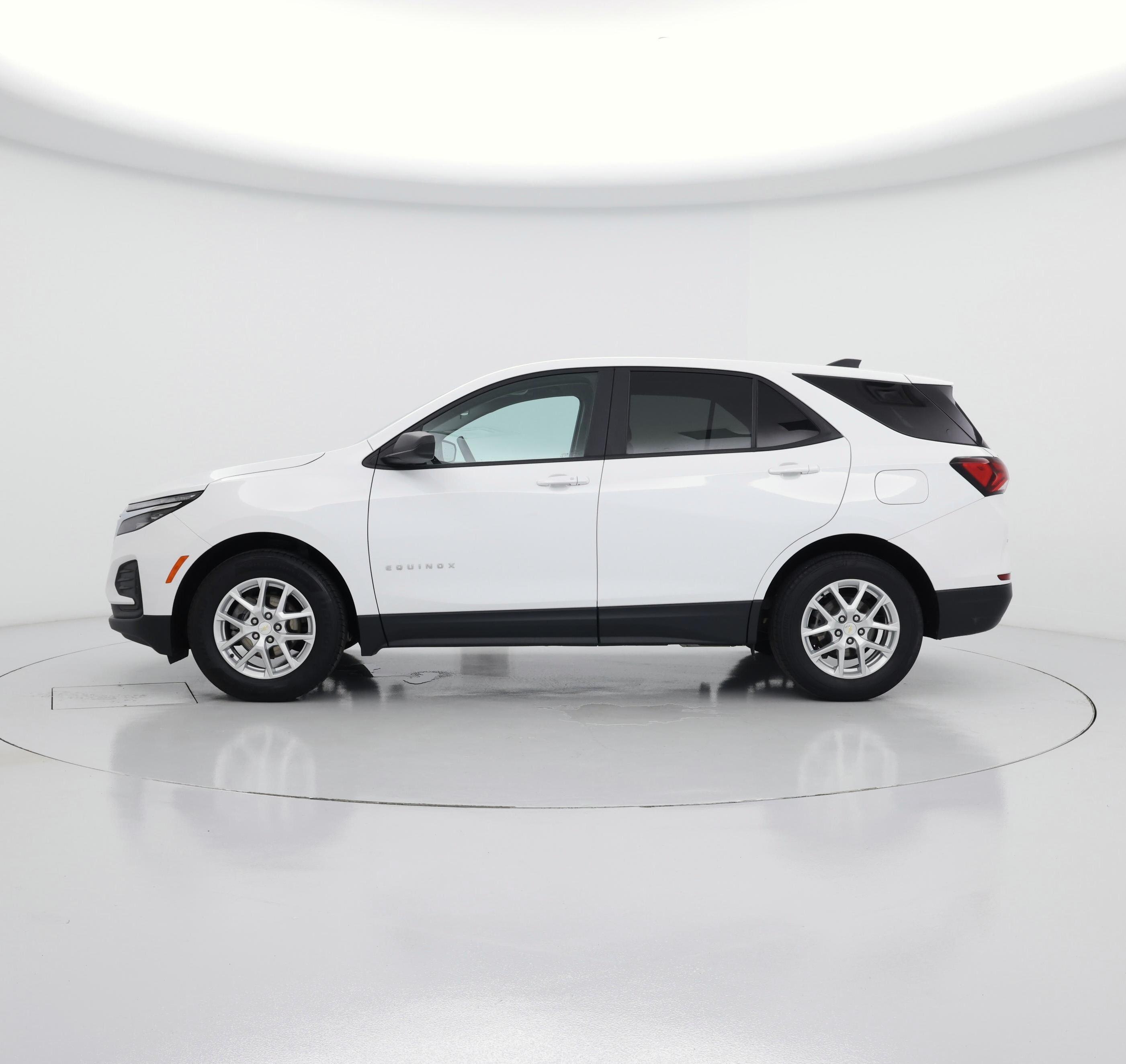Thumbnail: 2022 Chevrolet Equinox - 3