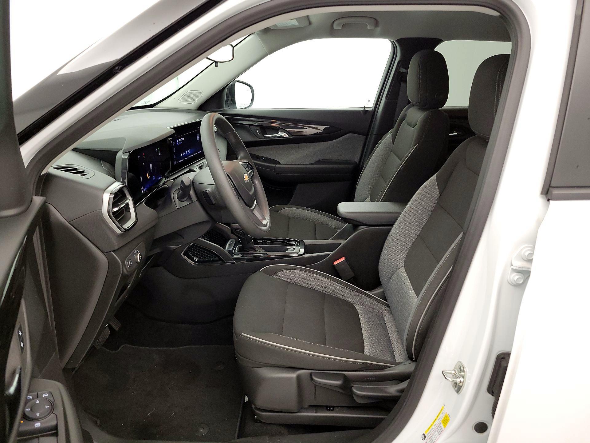 Thumbnail: 2025 Chevrolet TrailBlazer - 11