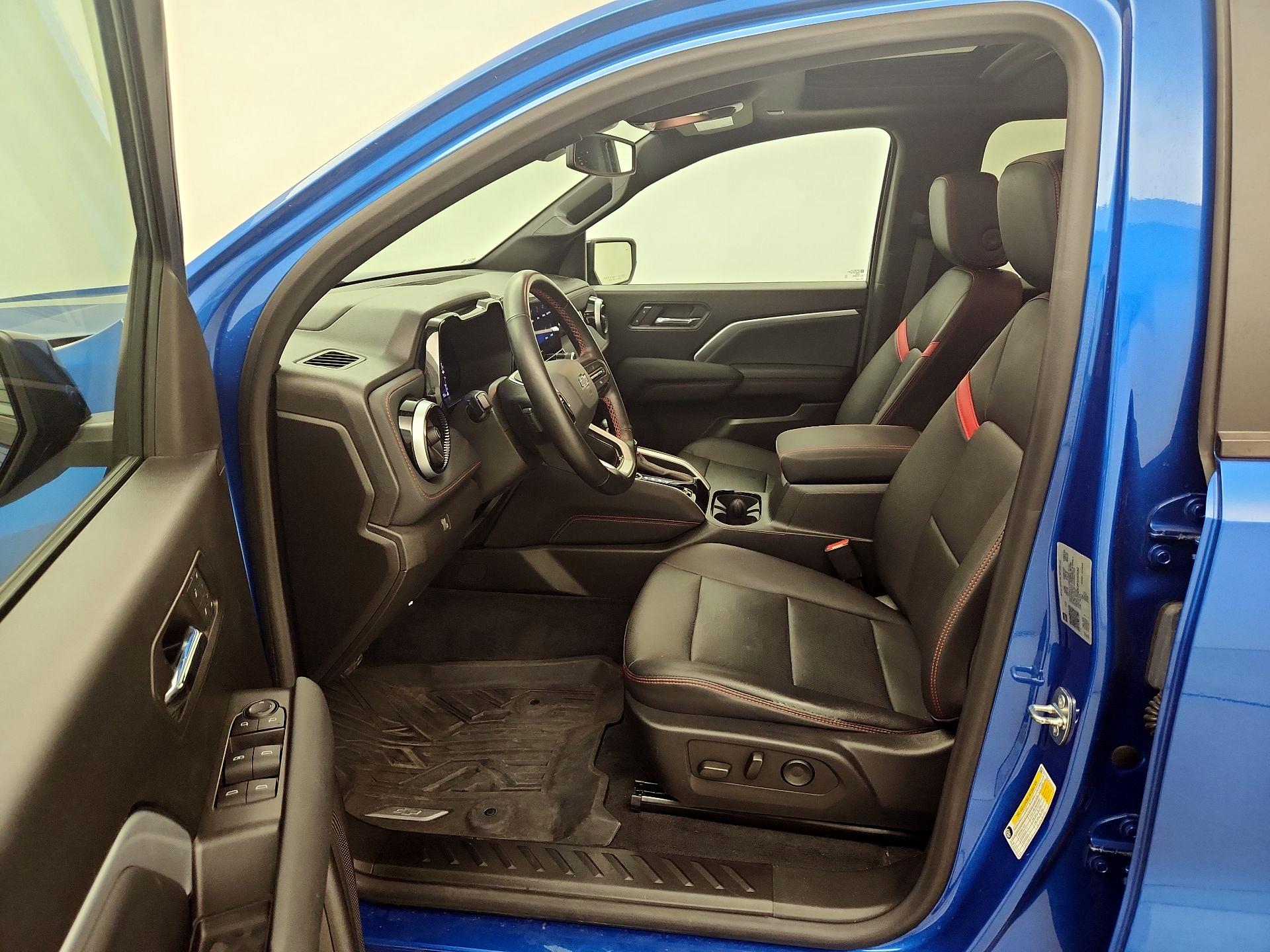 Thumbnail: 2023 Chevrolet Colorado - 11