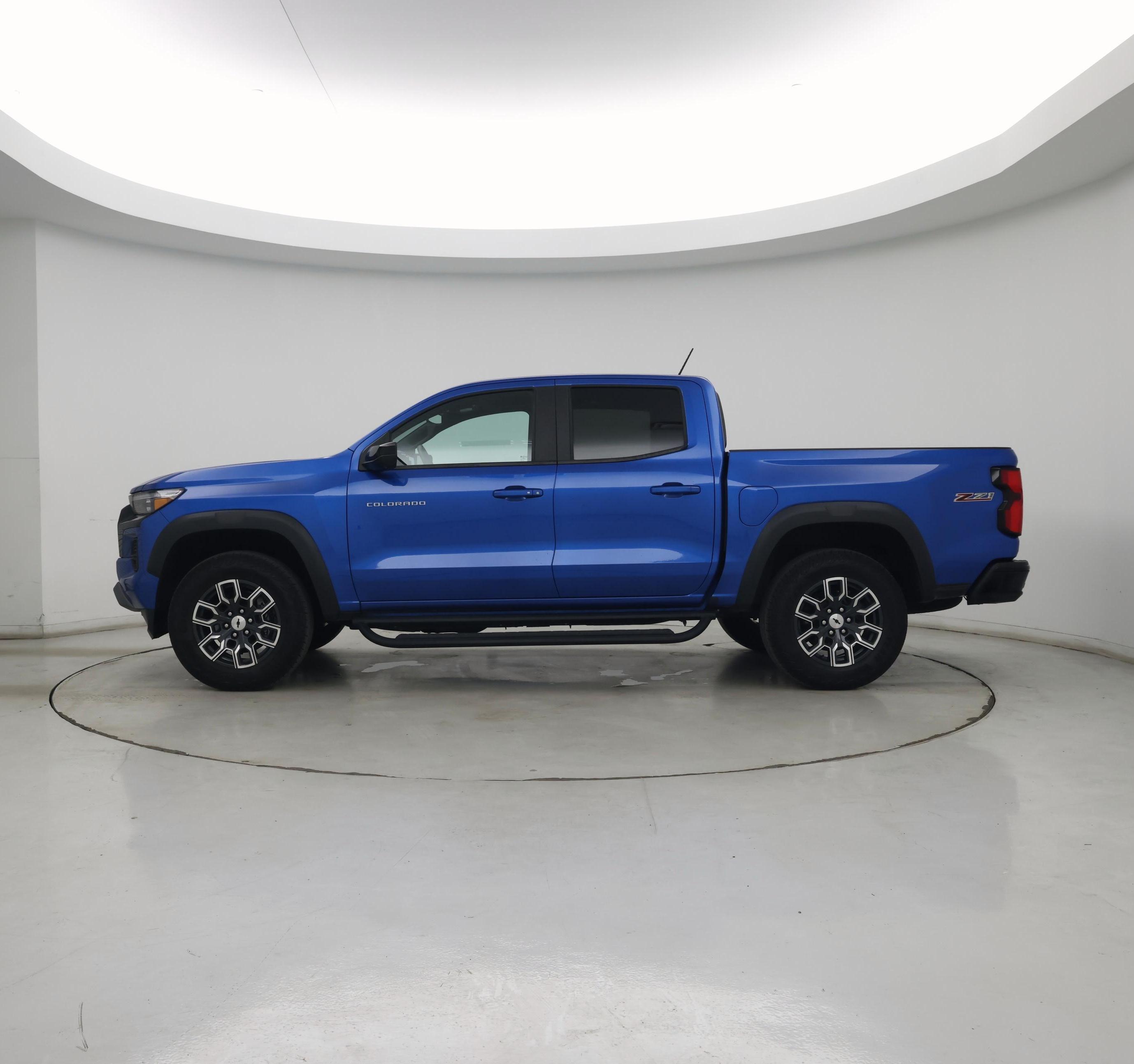 Thumbnail: 2023 Chevrolet Colorado - 3
