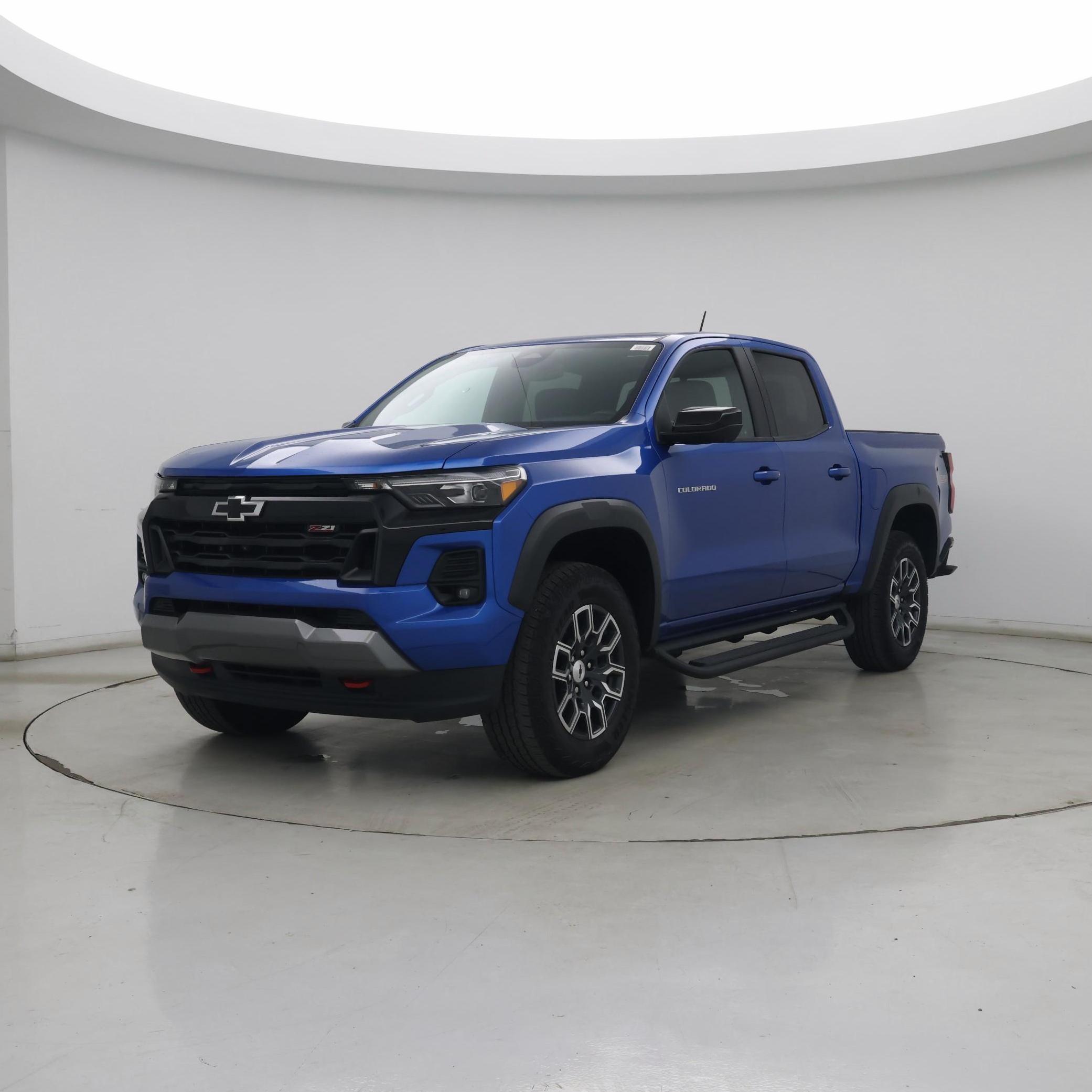 Thumbnail: 2023 Chevrolet Colorado - 4