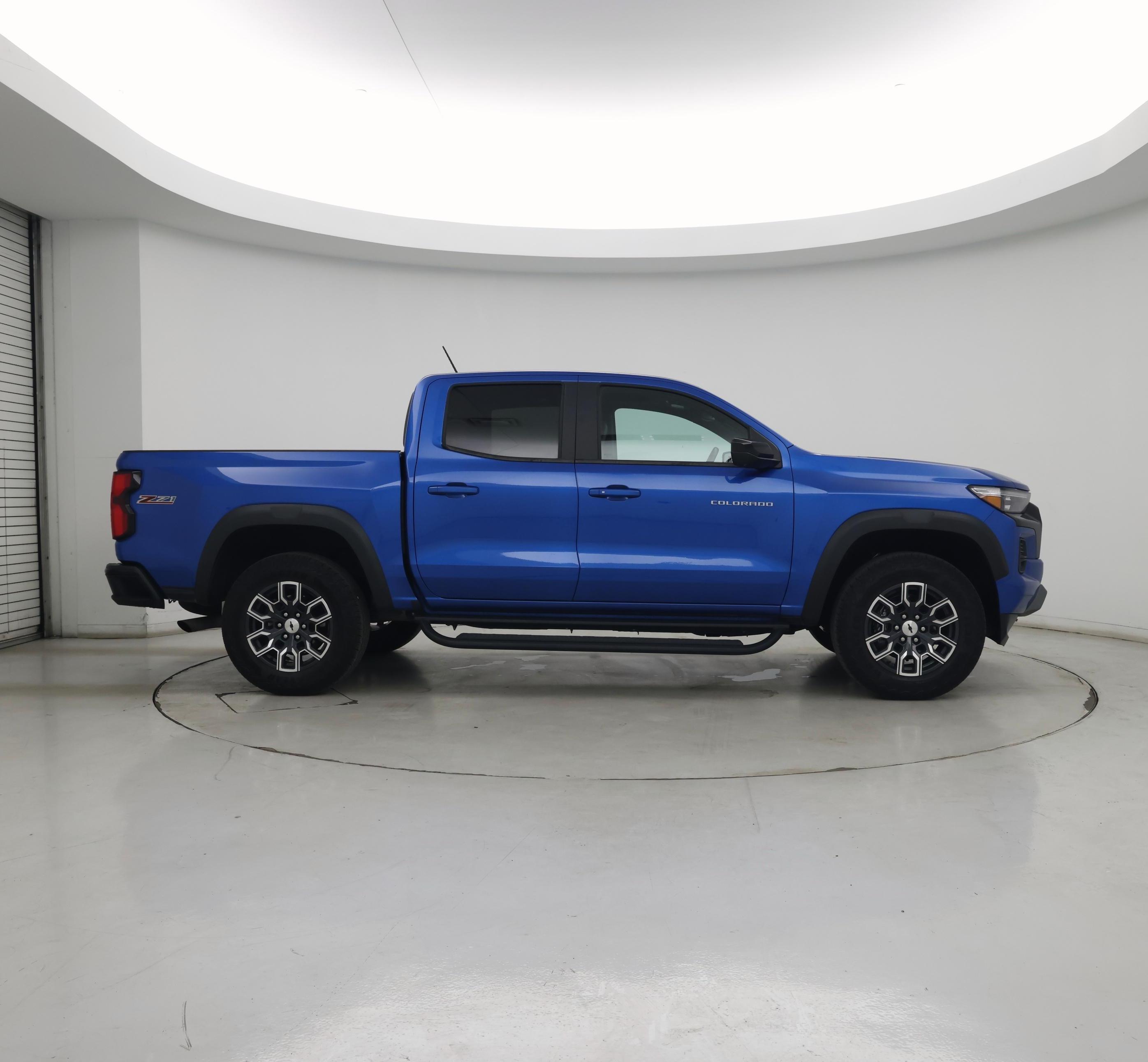 Thumbnail: 2023 Chevrolet Colorado - 7