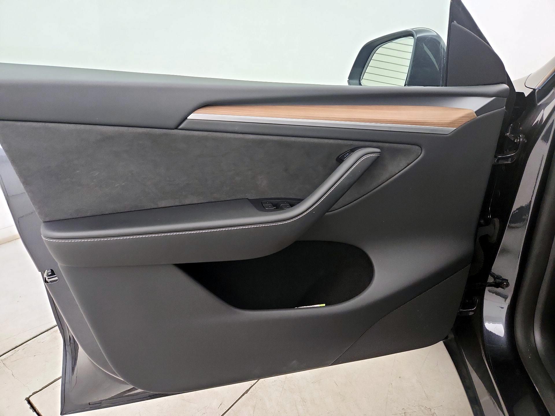 Thumbnail: 2024 Tesla Model Y - 12