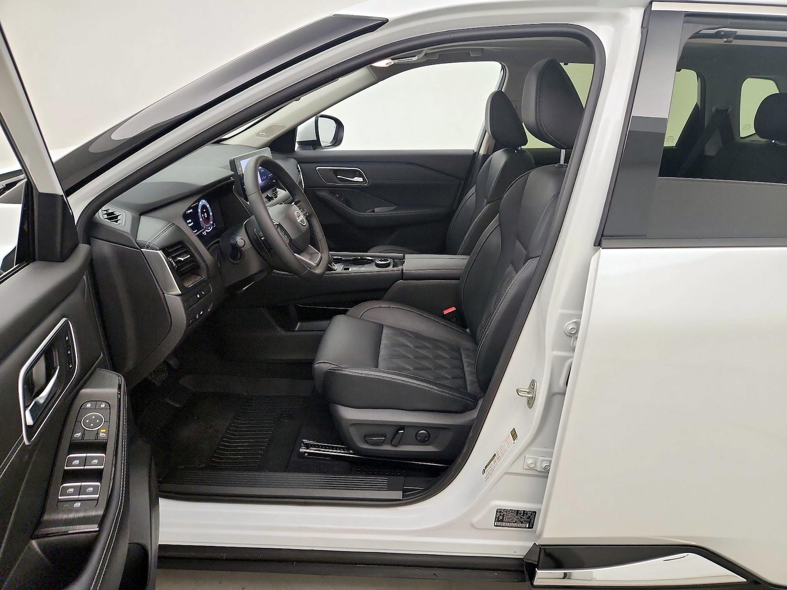 2026 Nissan Rogue Platinum - Photo 12
