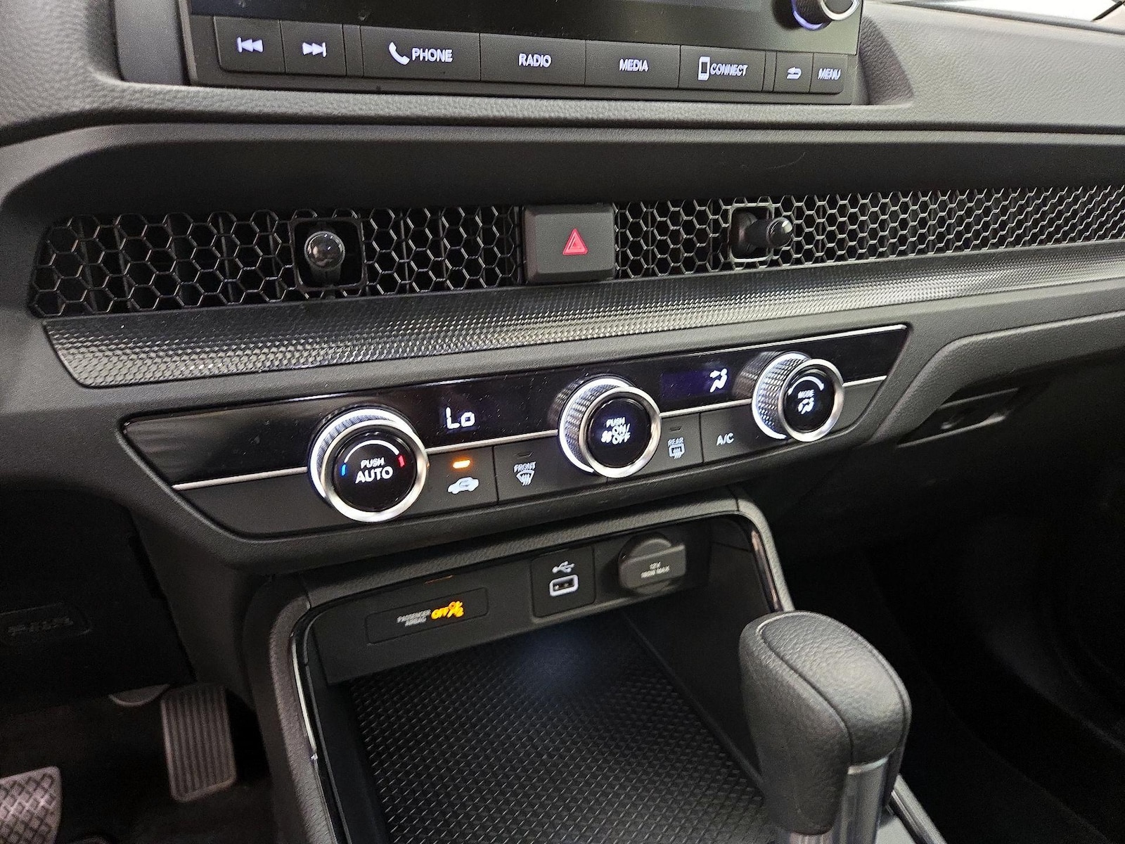 2025 Honda CR-V LX - Photo 17