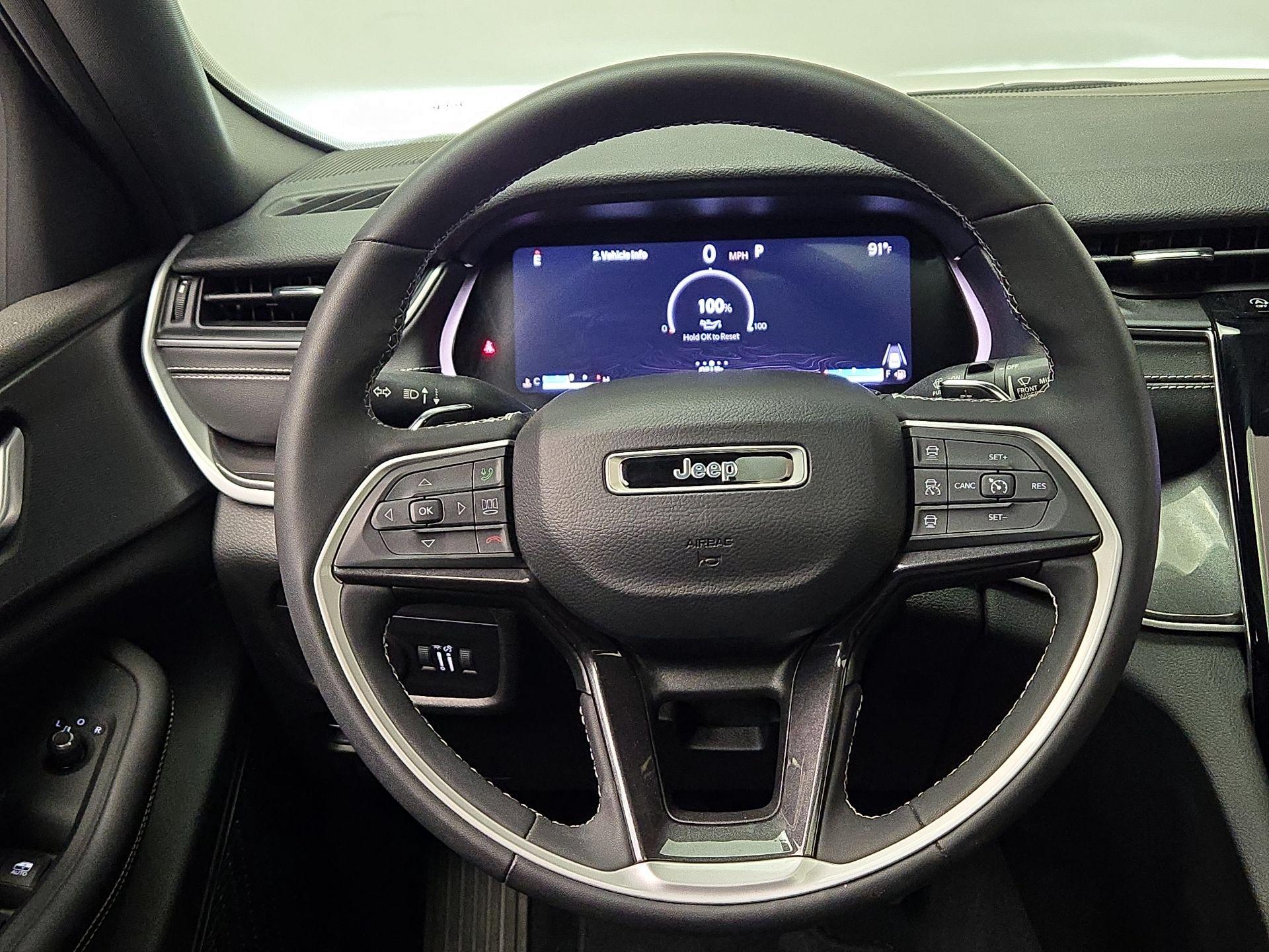 Thumbnail: 2023 Jeep Grand Cherokee - 10