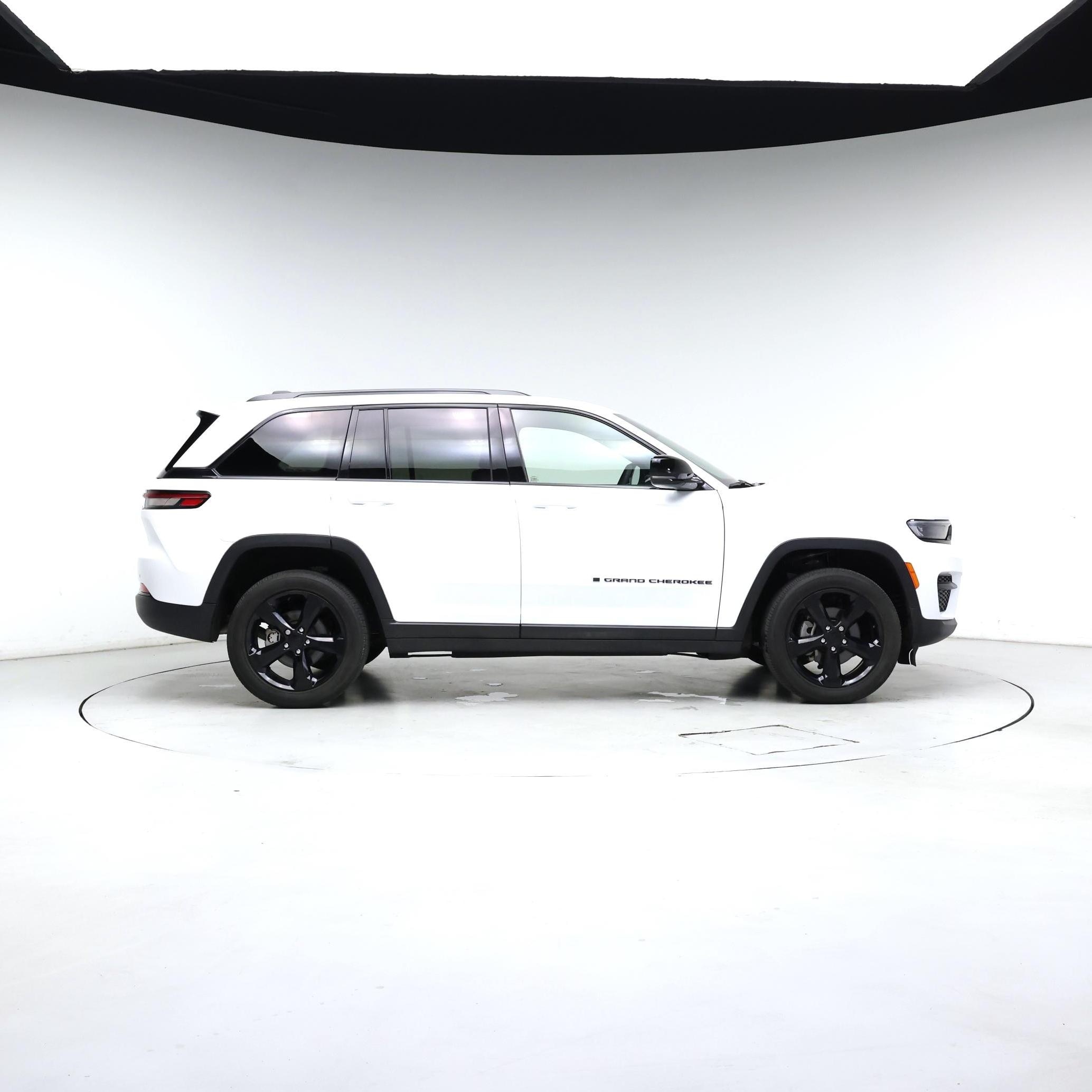 Thumbnail: 2023 Jeep Grand Cherokee - 7