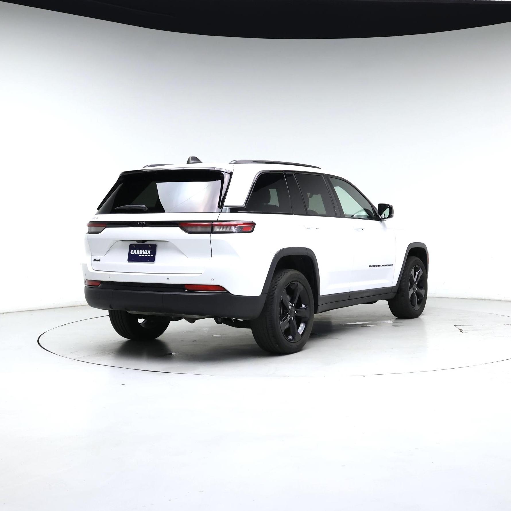 Thumbnail: 2023 Jeep Grand Cherokee - 8