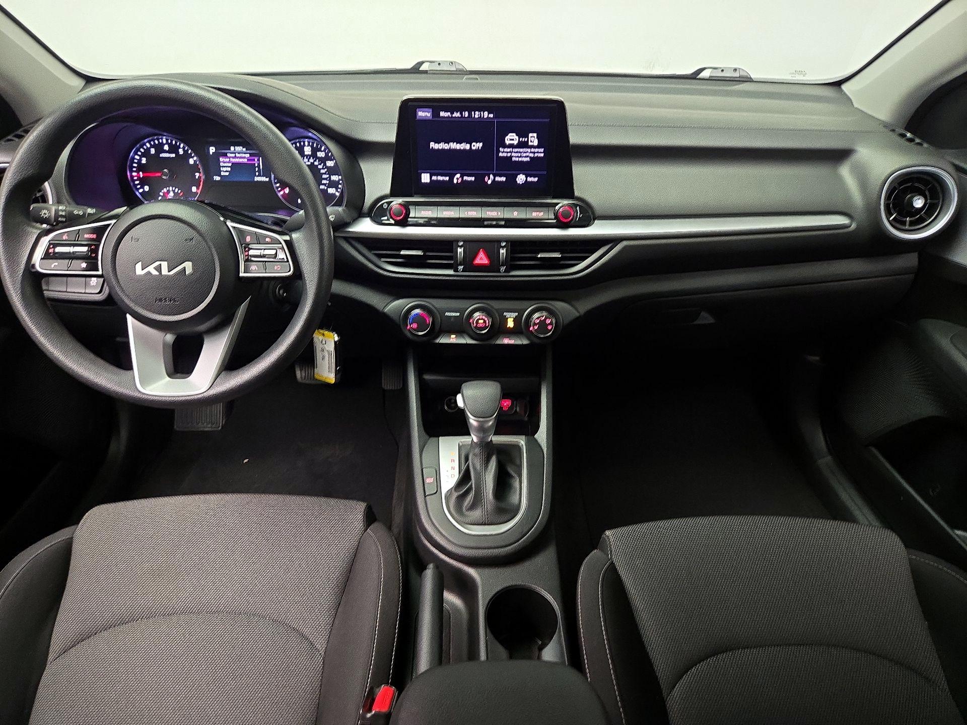 Thumbnail: 2024 Kia Forte - 9