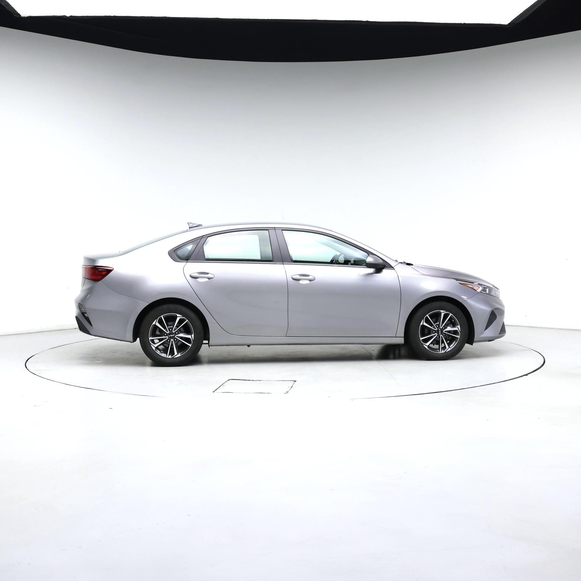 Thumbnail: 2024 Kia Forte - 7