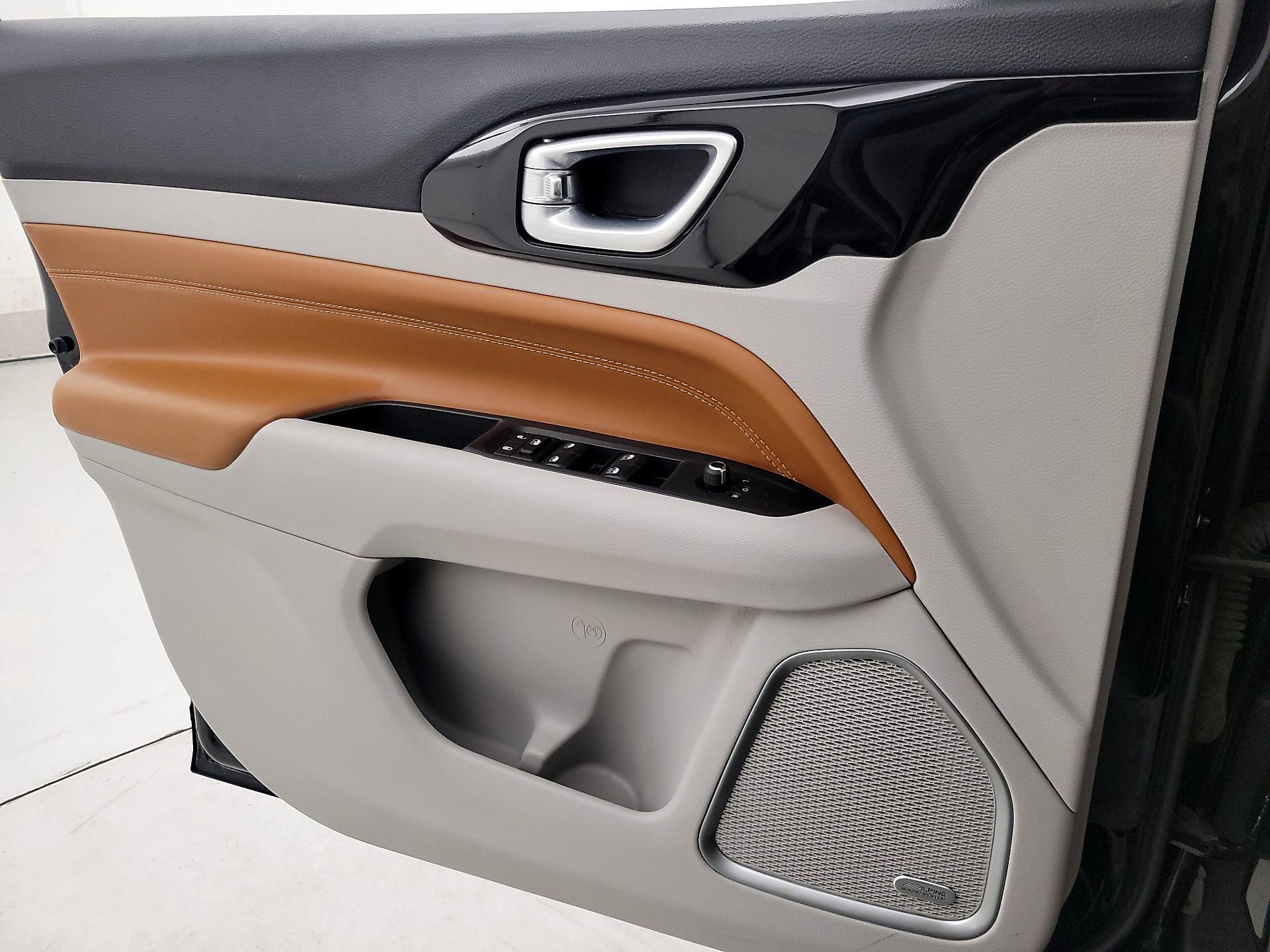 Thumbnail: 2022 Jeep Compass - 12