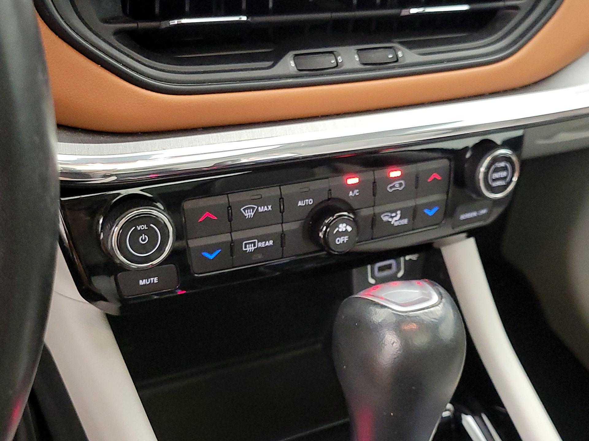Thumbnail: 2022 Jeep Compass - 16
