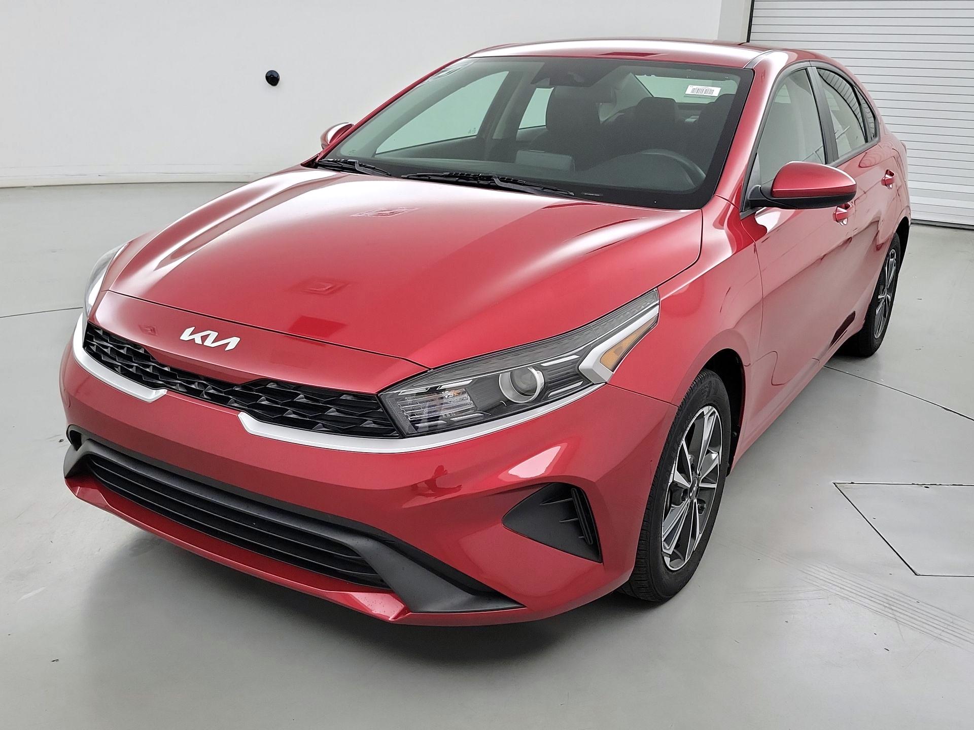 Thumbnail: 2024 Kia Forte - 3