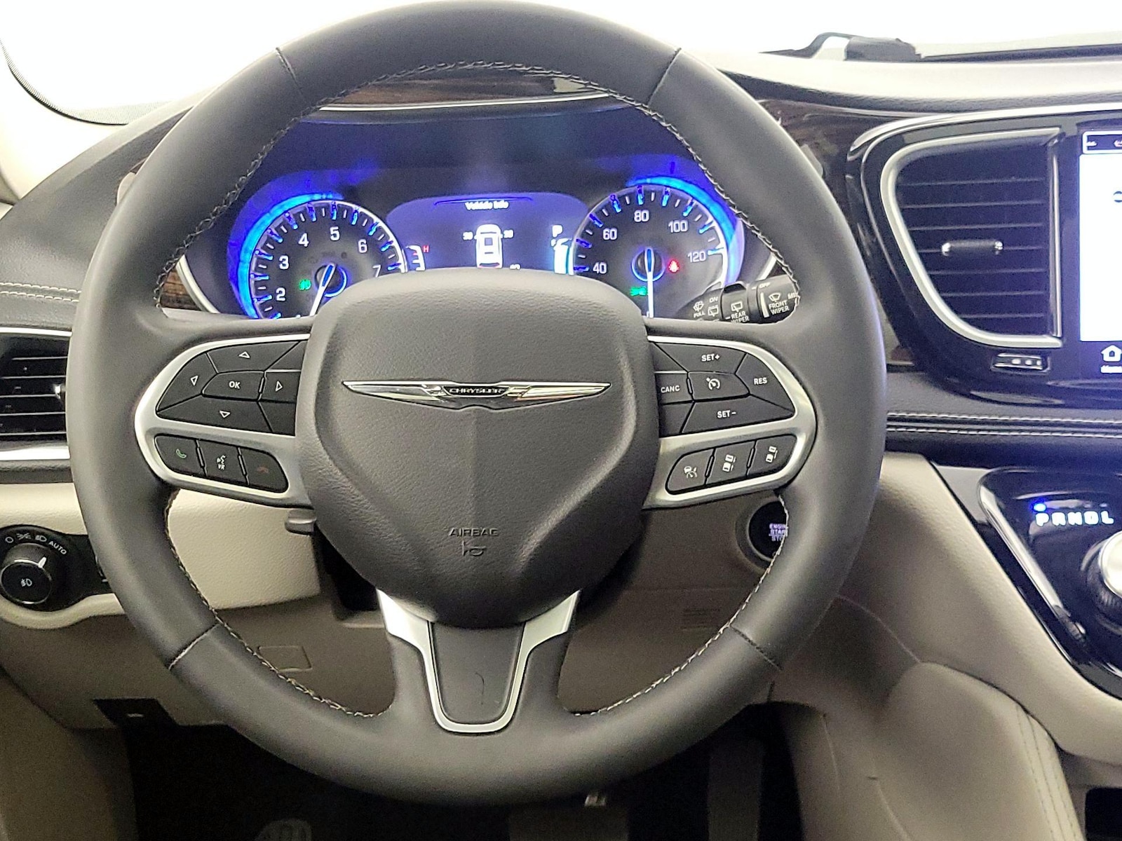 2023 Chrysler Pacifica Limited - Photo 11