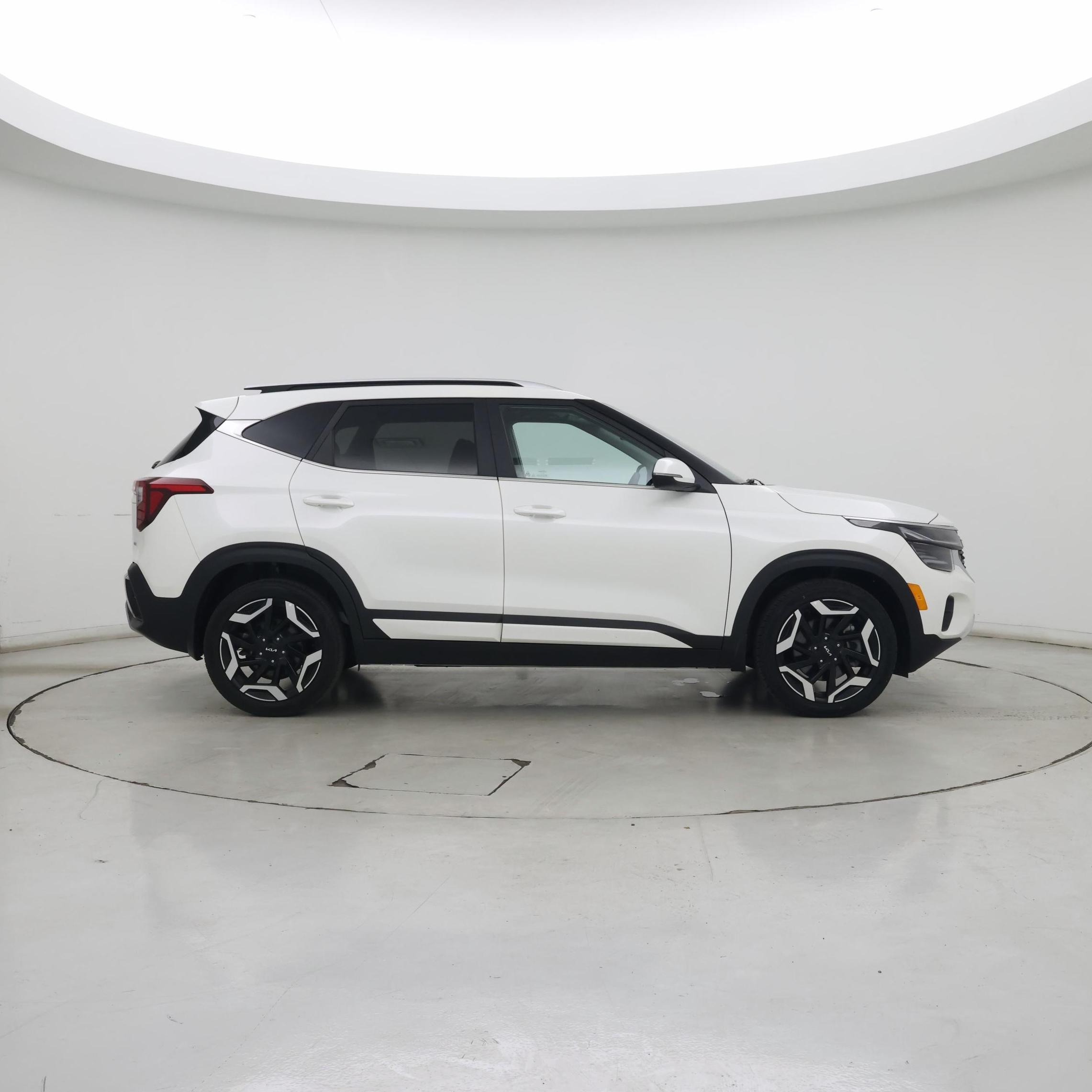 Thumbnail: 2024 Kia Seltos - 7