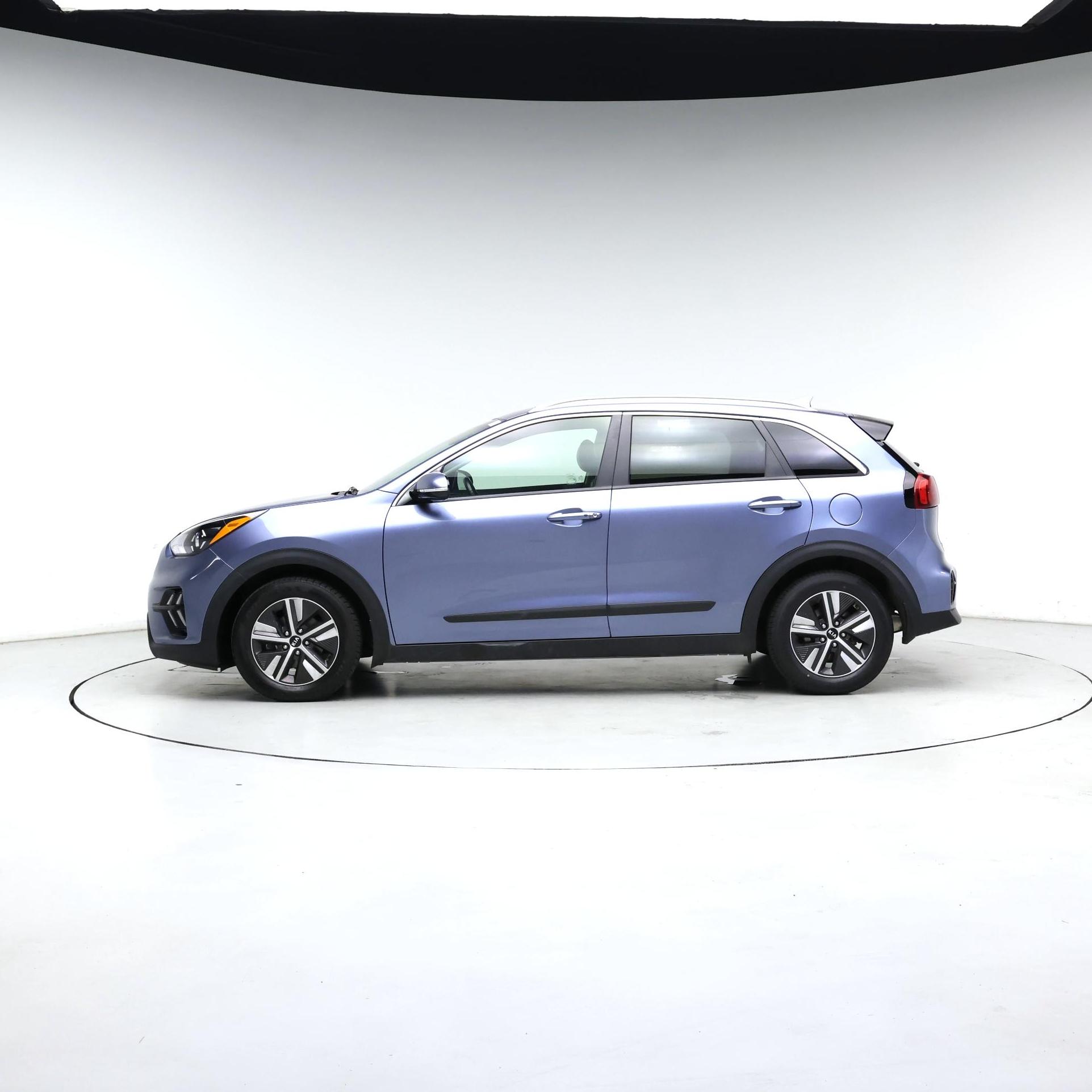 Thumbnail: 2020 Kia Niro - 3