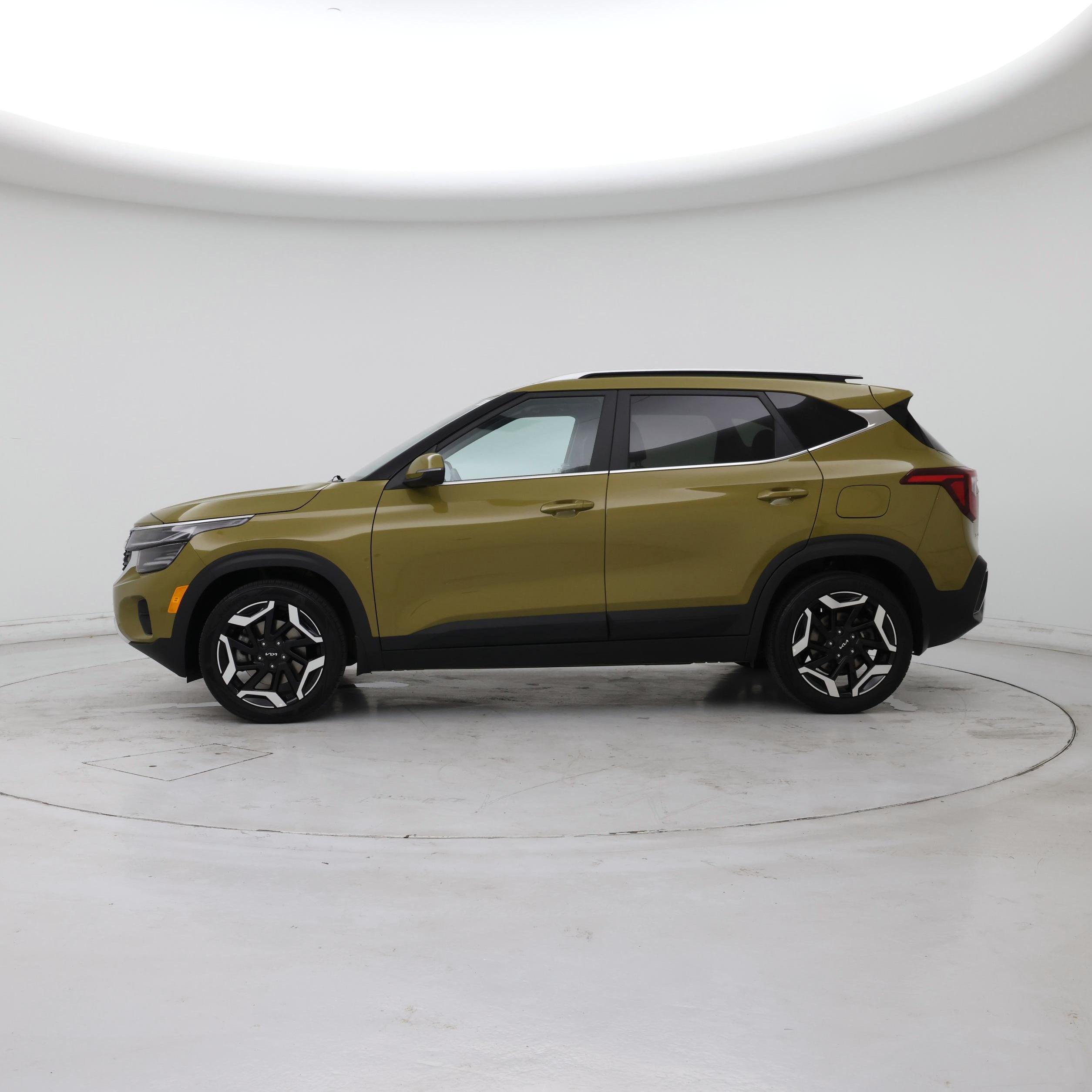 Thumbnail: 2024 Kia Seltos - 3