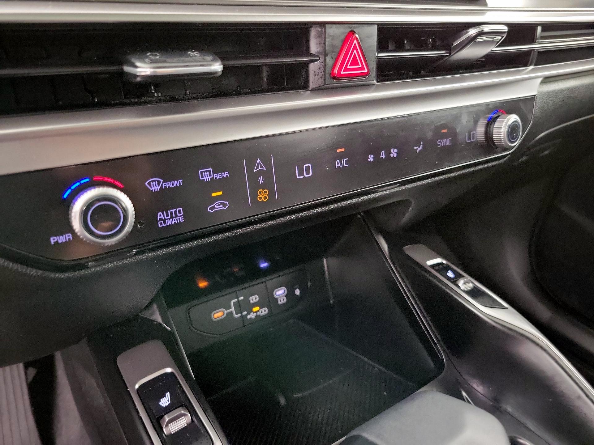 Thumbnail: 2024 Kia Sorento - 17