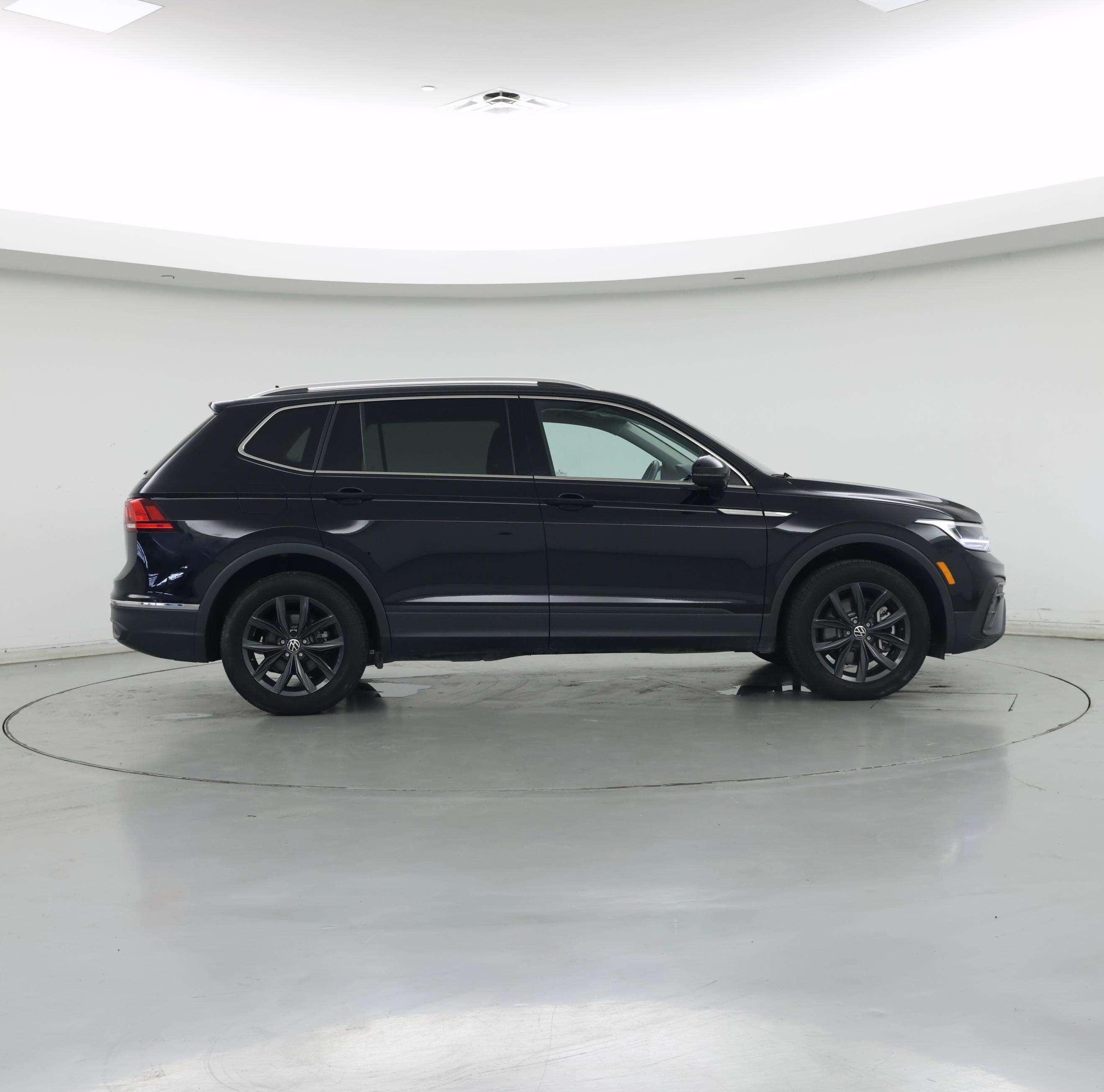 Thumbnail: 2024 Volkswagen Tiguan - 7