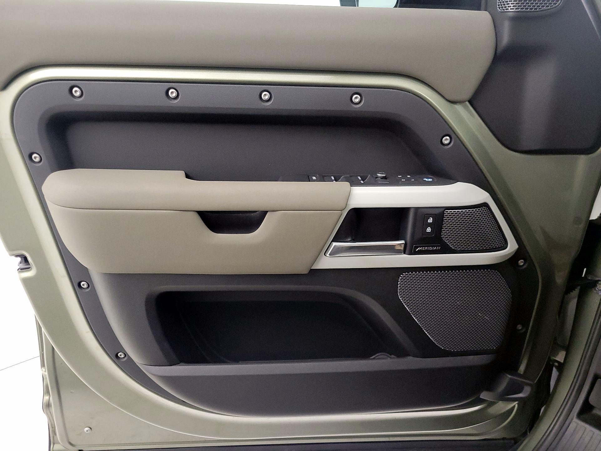 Thumbnail: 2020 Land Rover Defender - 12
