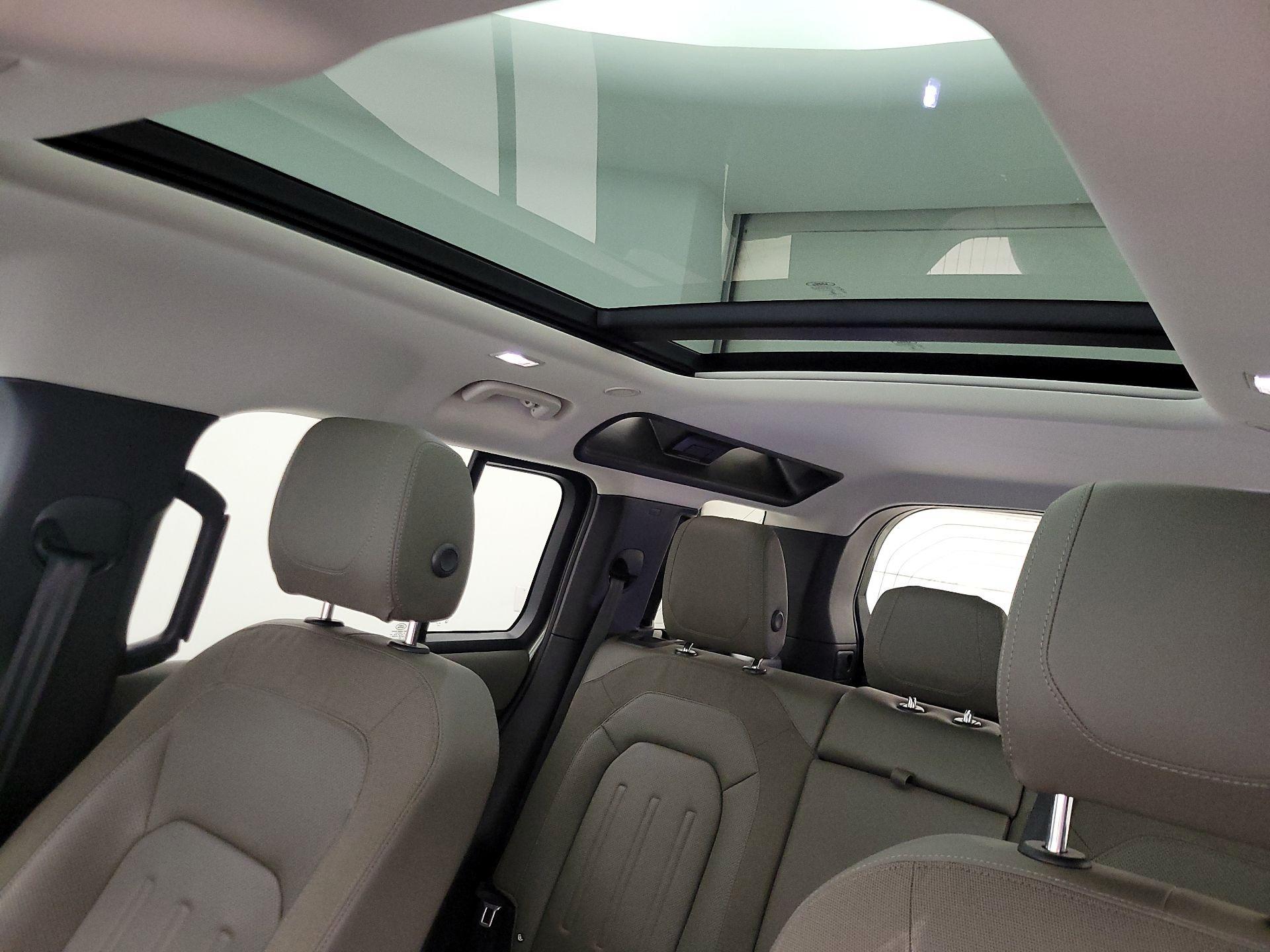 Thumbnail: 2020 Land Rover Defender - 20