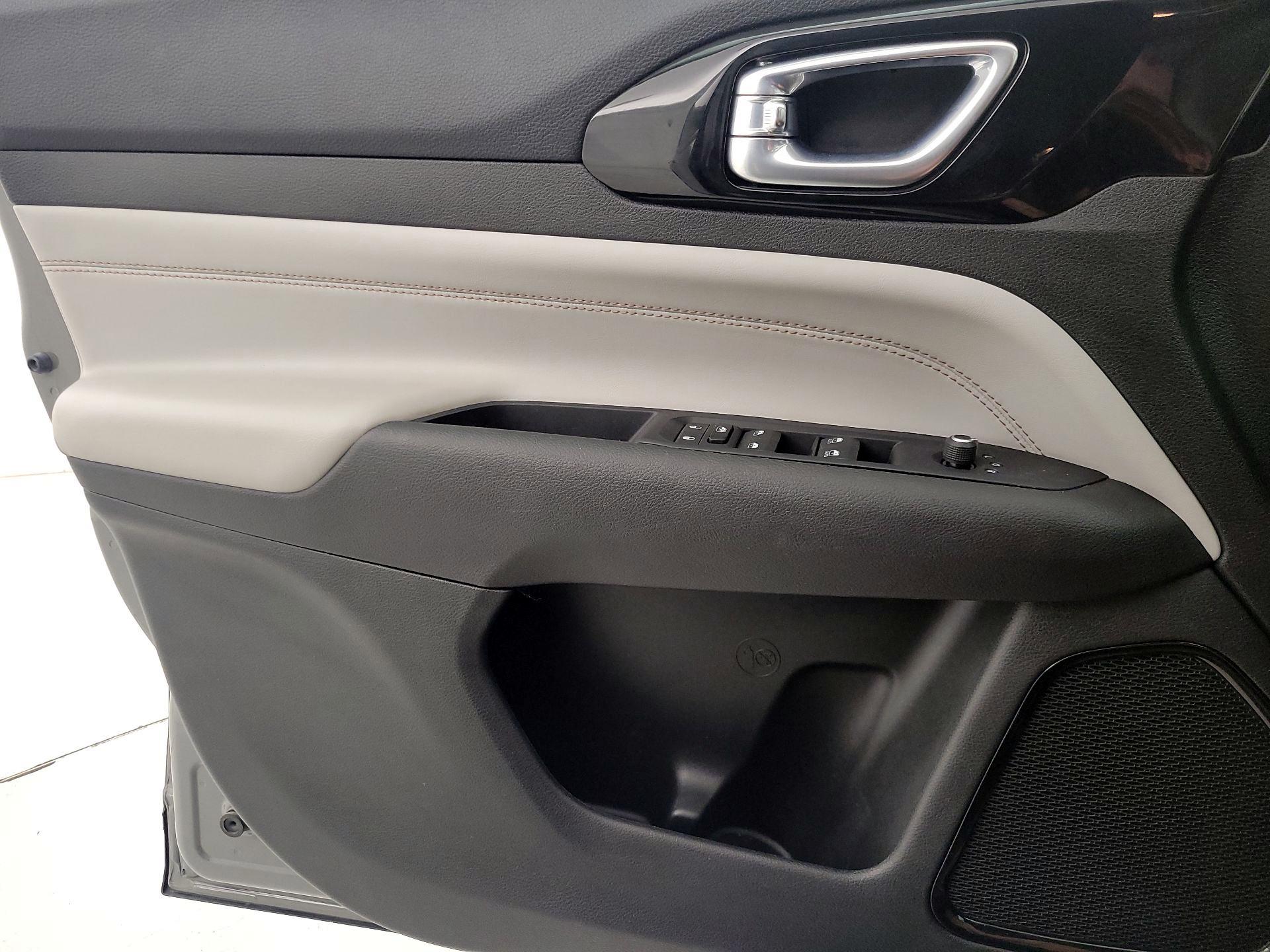 Thumbnail: 2022 Jeep Compass - 12