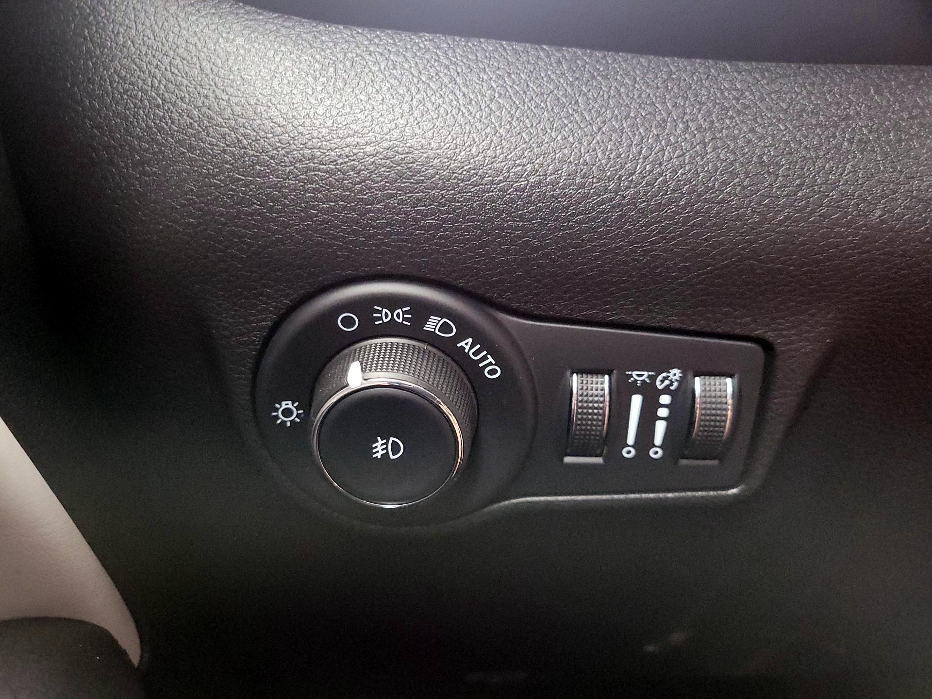 Thumbnail: 2022 Jeep Compass - 13