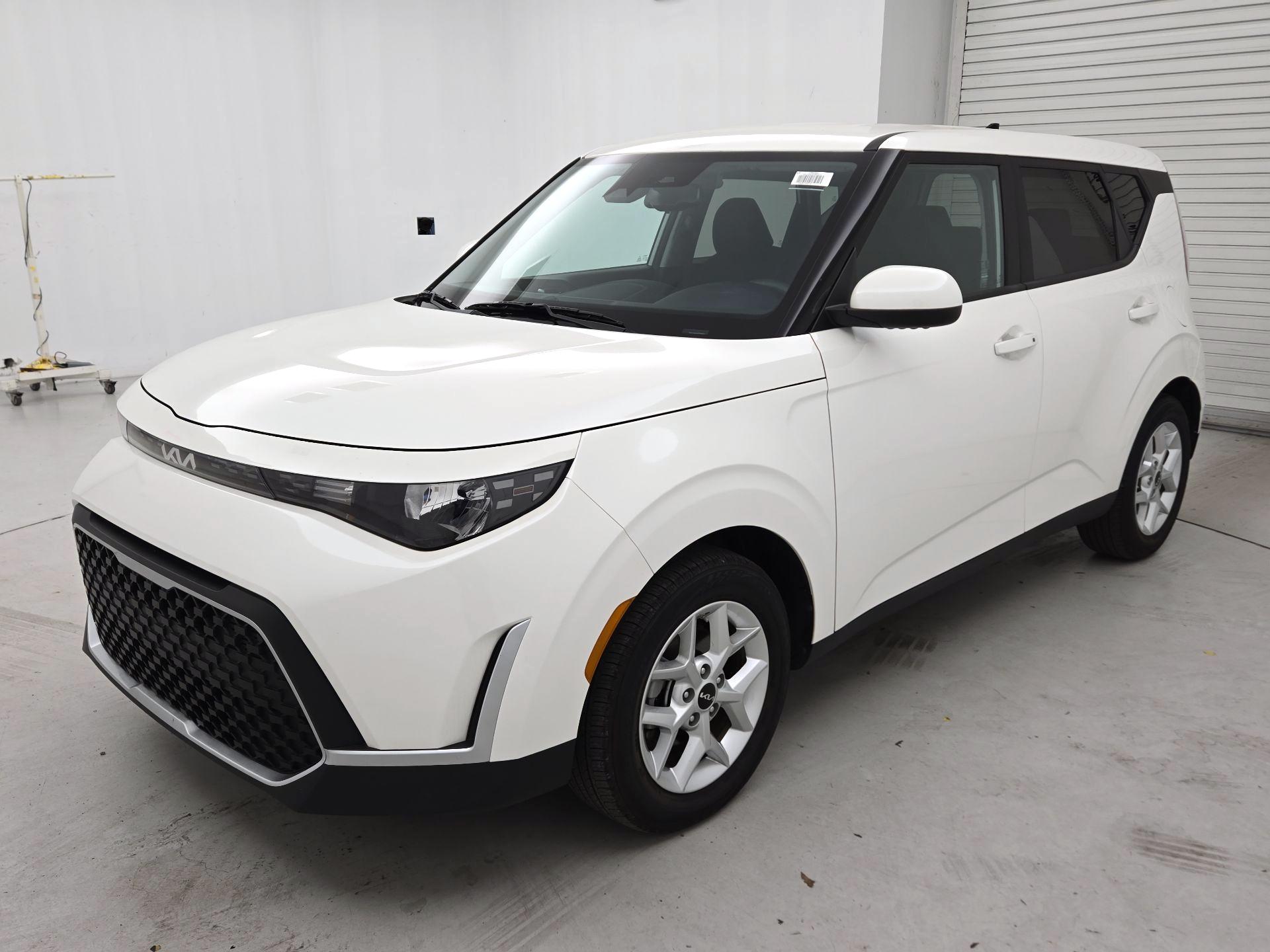 Thumbnail: 2023 Kia Soul - 3