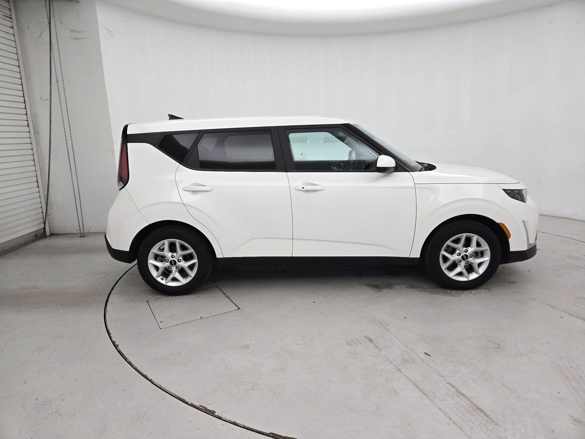 Thumbnail: 2023 Kia Soul - 4