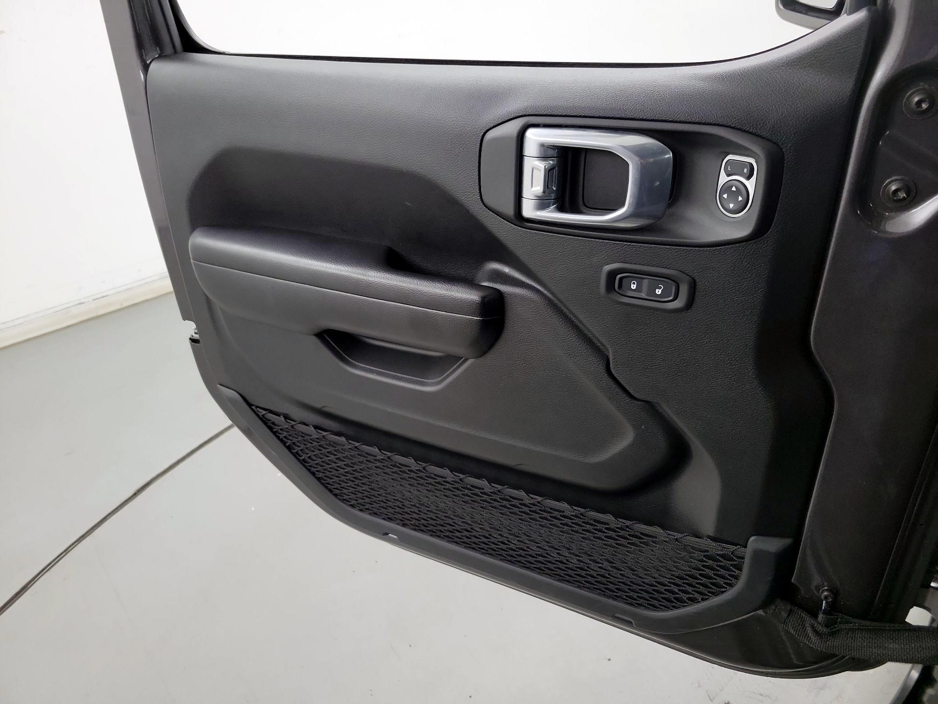 Thumbnail: 2021 Jeep Wrangler - 10