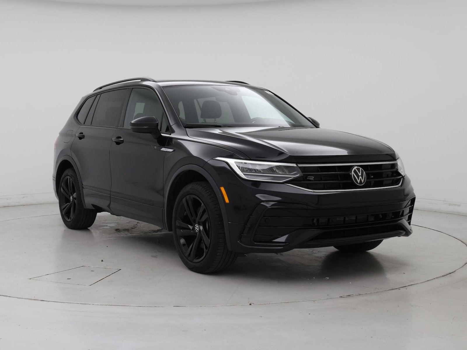 2024 Volkswagen Tiguan SE R-LINE BLACK - Photo 2