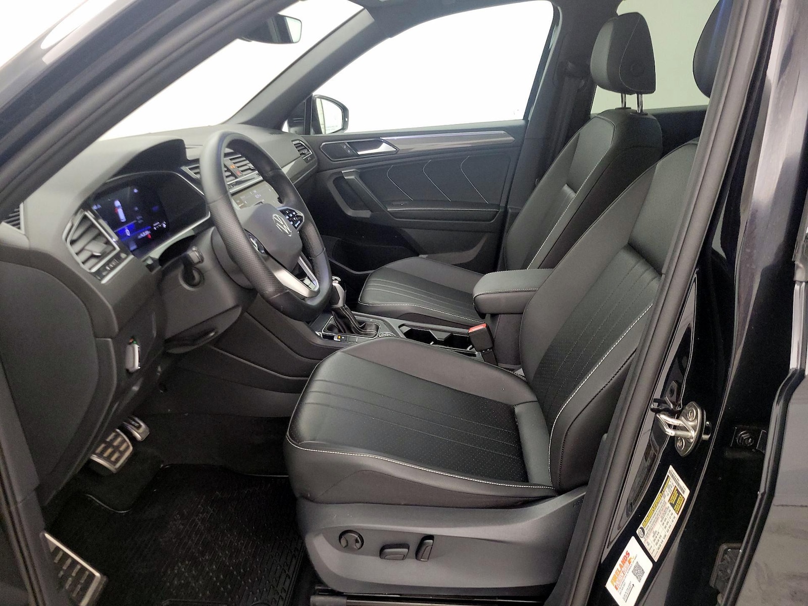 2024 Volkswagen Tiguan SE R-LINE BLACK - Photo 12