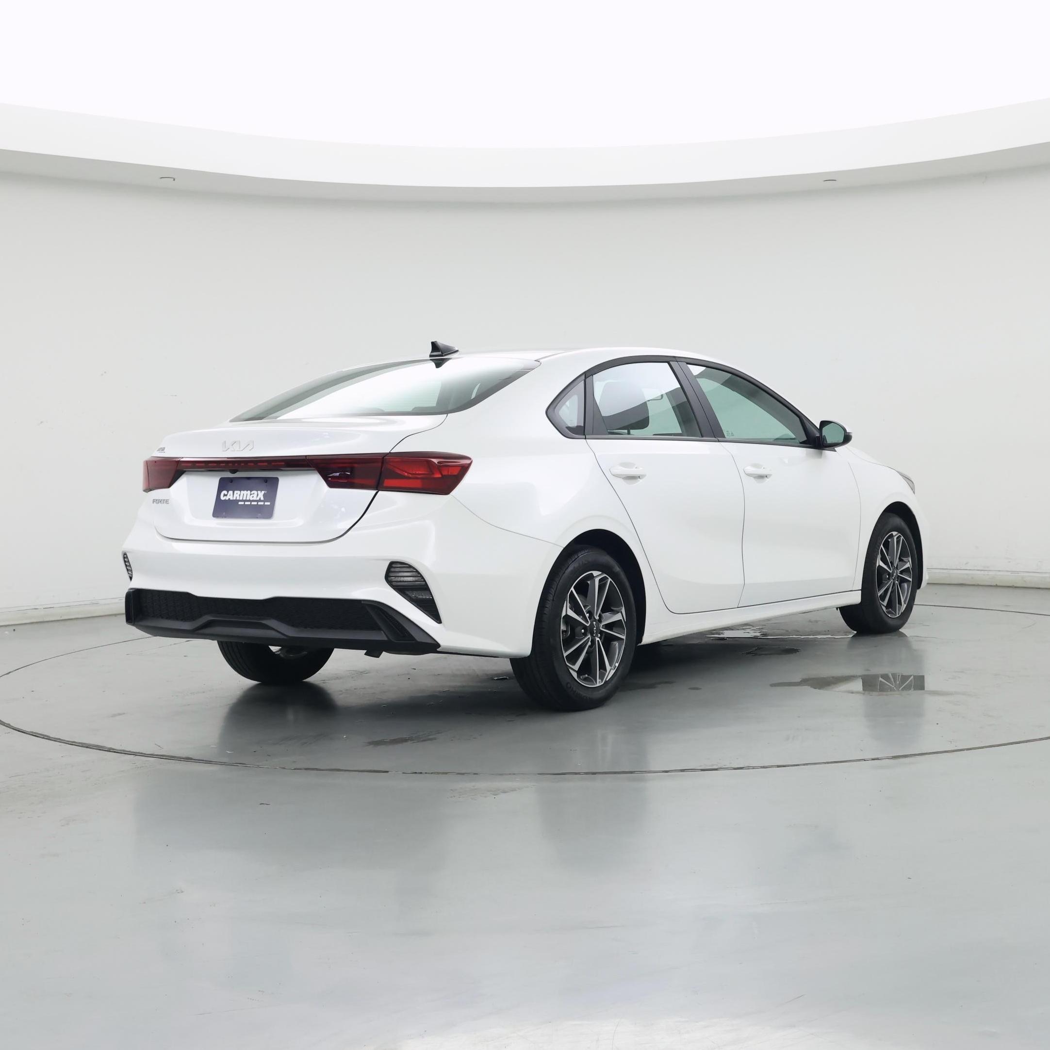 Thumbnail: 2024 Kia Forte - 8