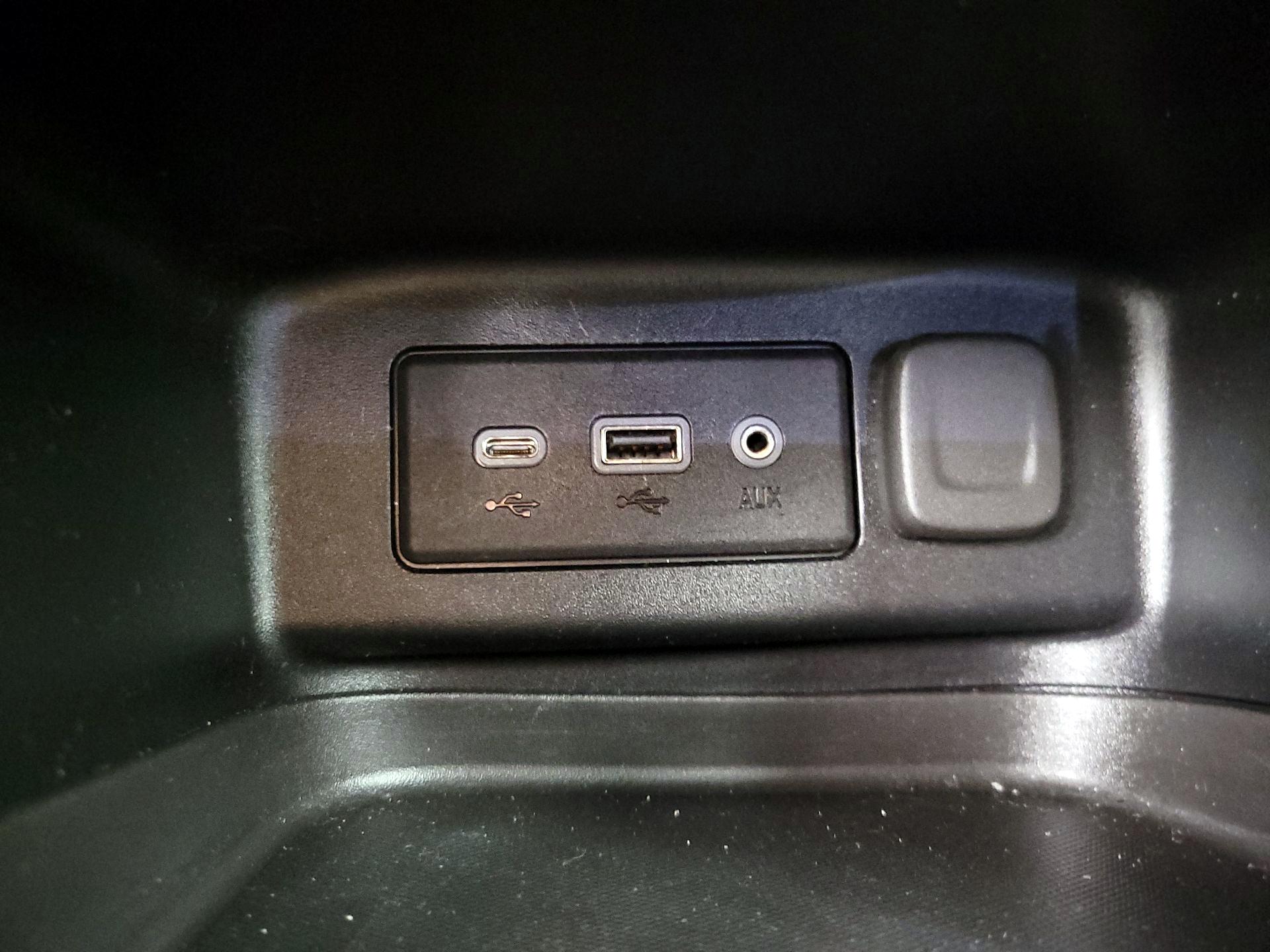 Thumbnail: 2020 Chevrolet Equinox - 18