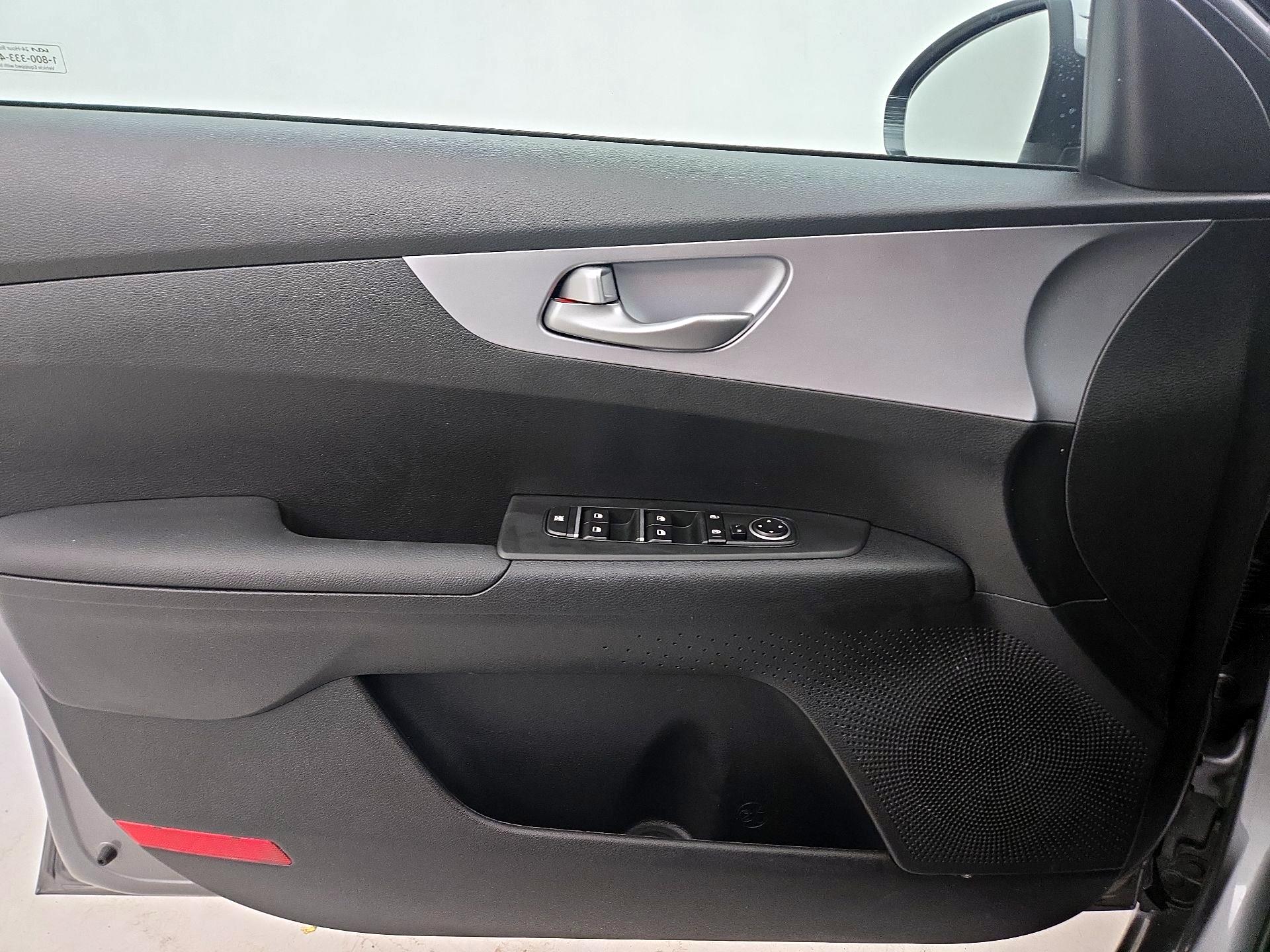 Thumbnail: 2024 Kia Forte - 12