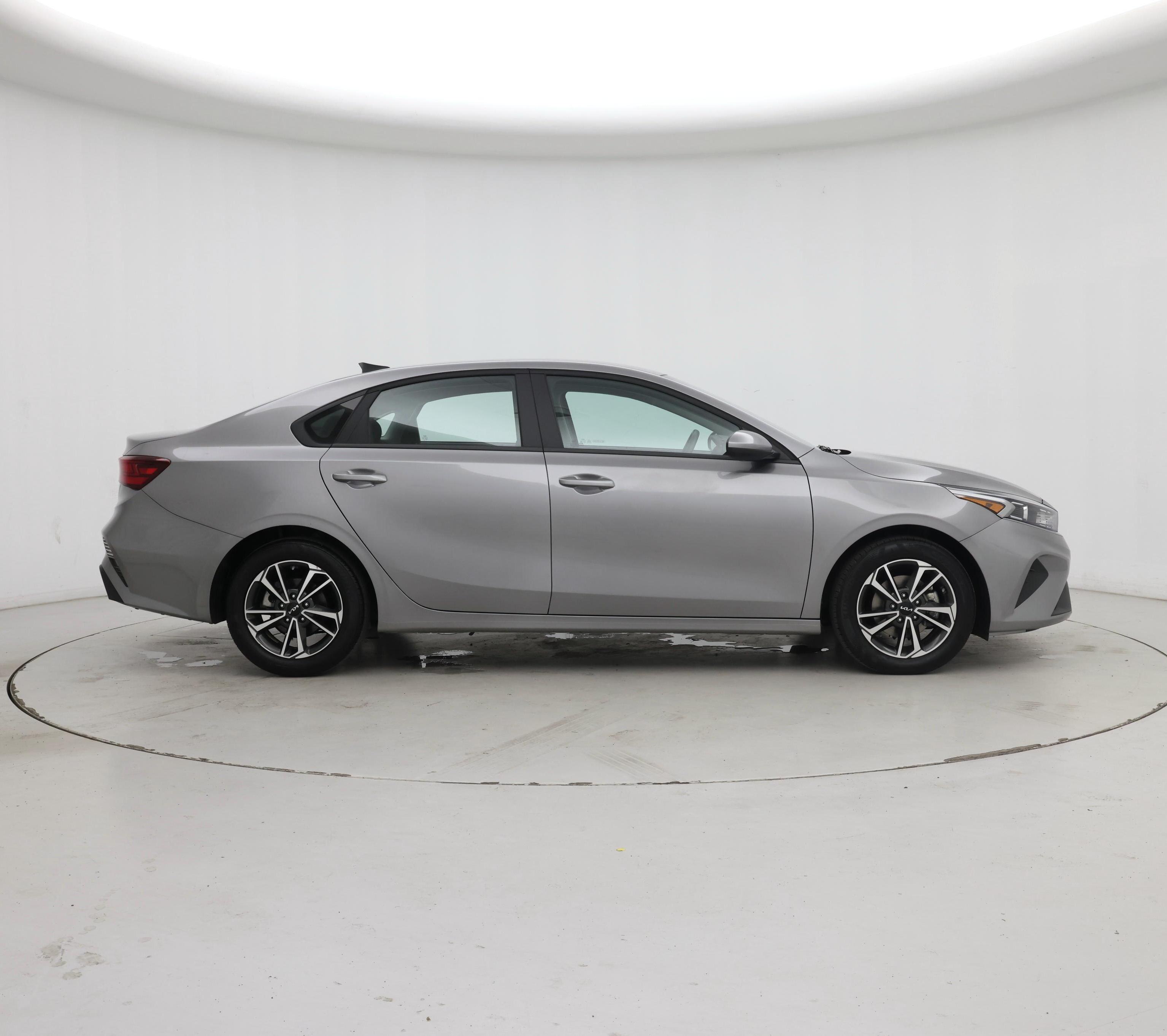 Thumbnail: 2024 Kia Forte - 7