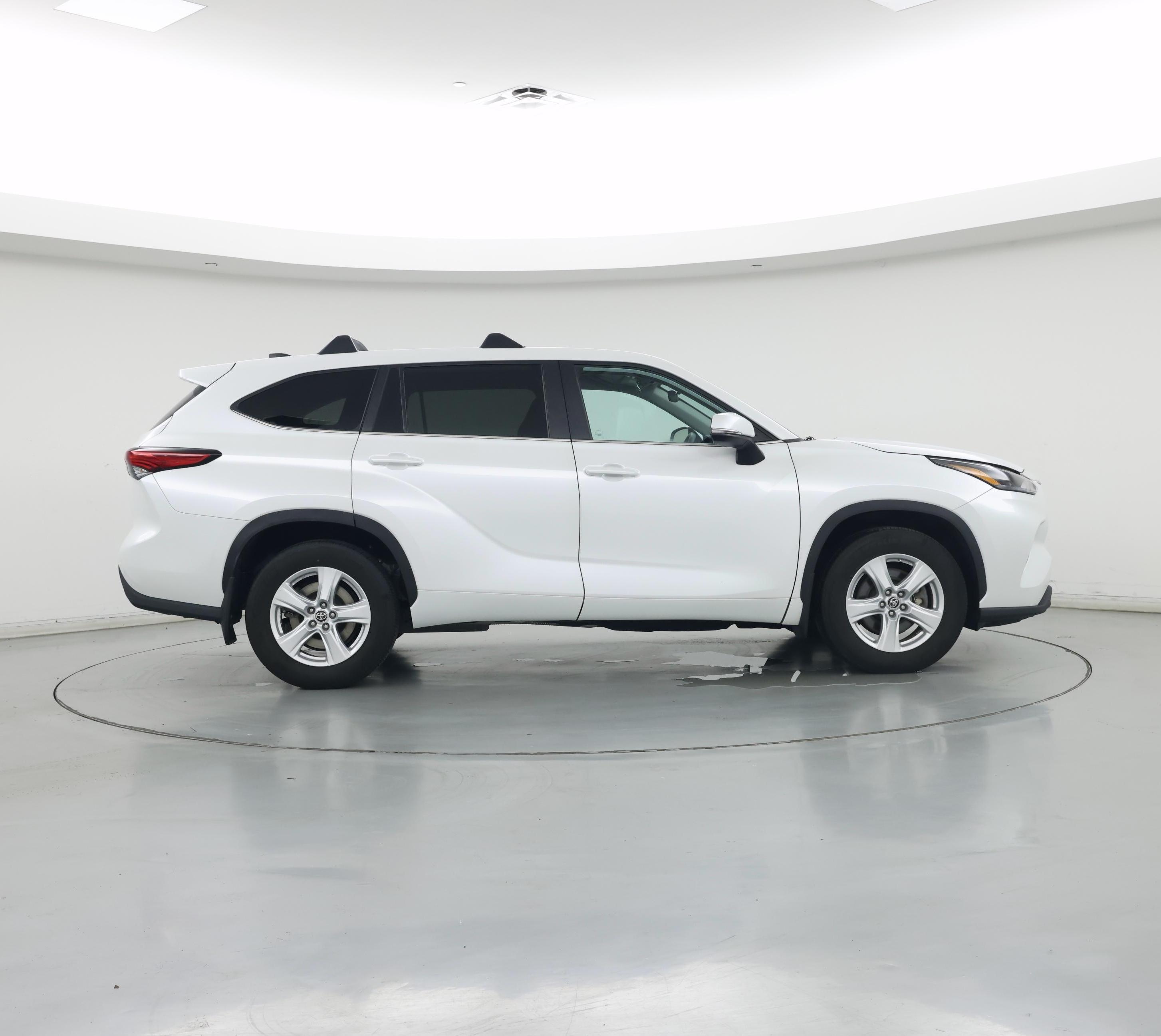 Thumbnail: 2023 Toyota Highlander - 7