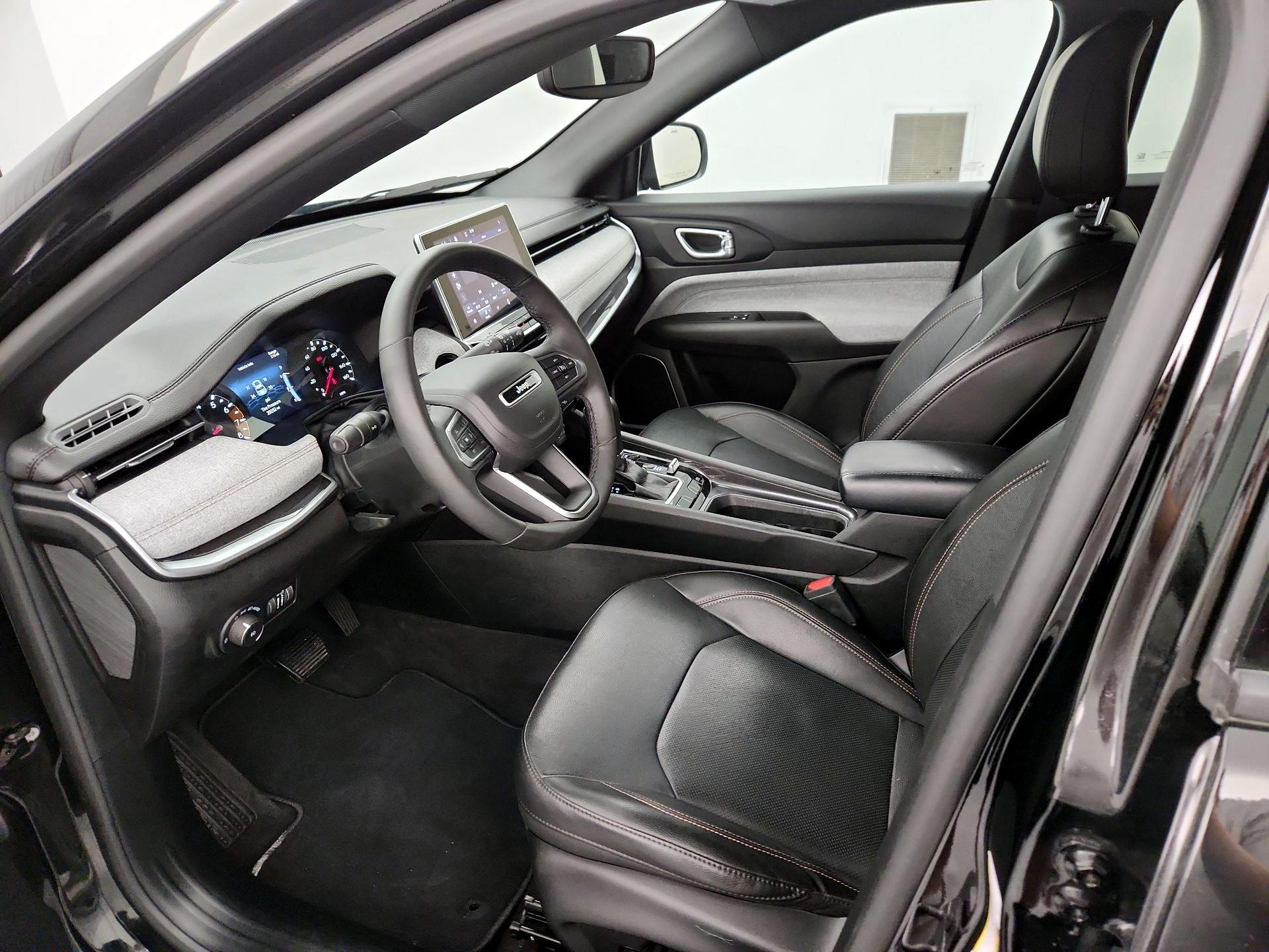 Thumbnail: 2023 Jeep Compass - 11