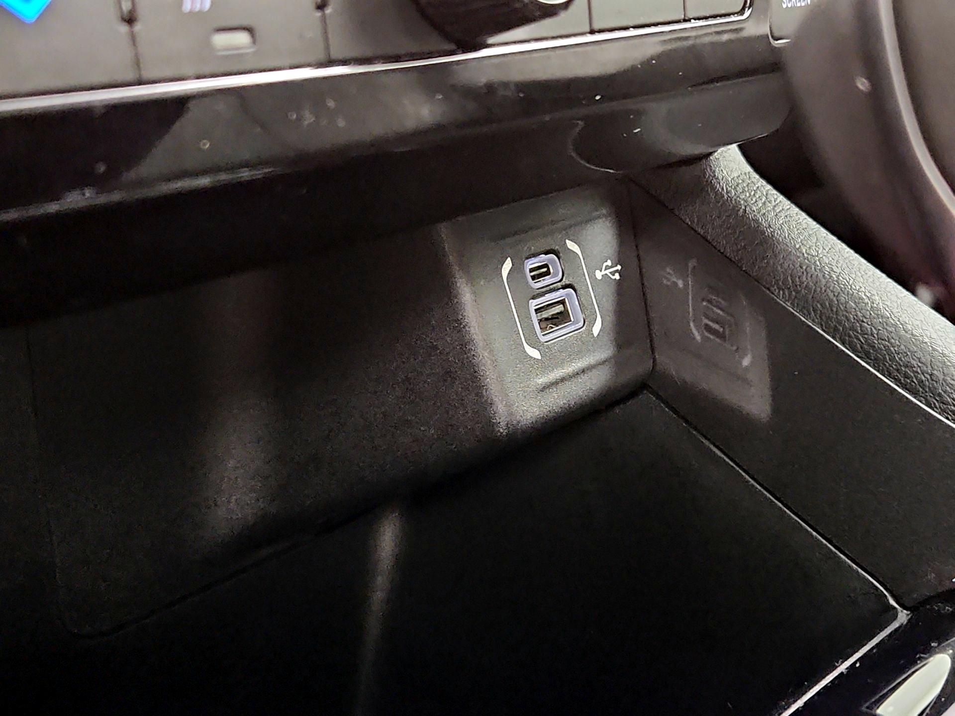 Thumbnail: 2023 Jeep Compass - 18