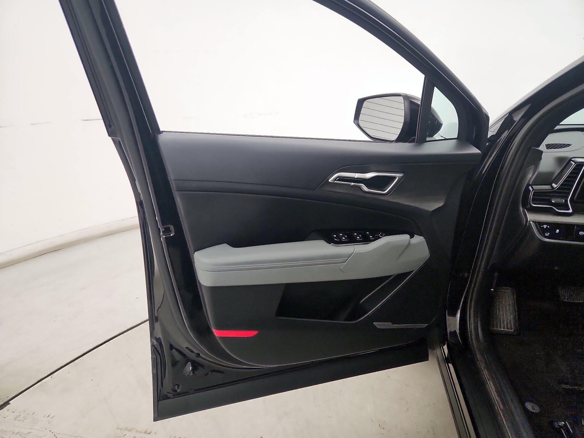 Thumbnail: 2025 Kia Sportage - 12