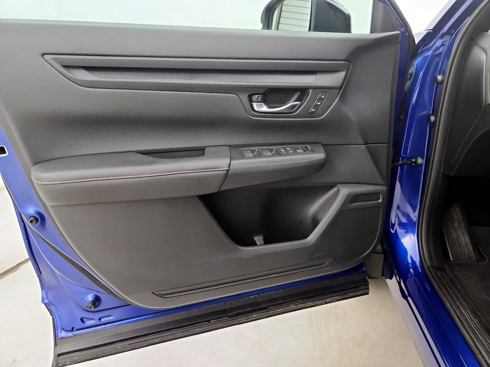 2025 Honda CR-V Sport-L - Photo 13