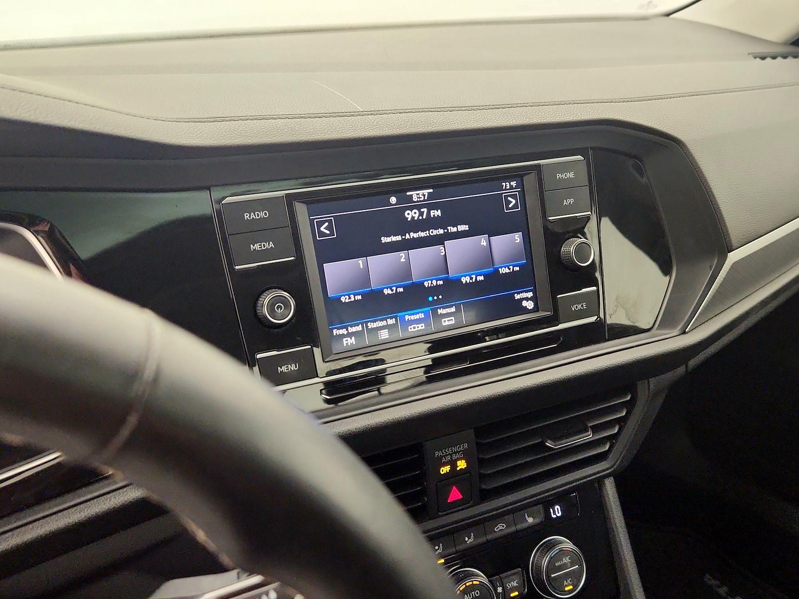 2021 Volkswagen Jetta SE - Photo 16
