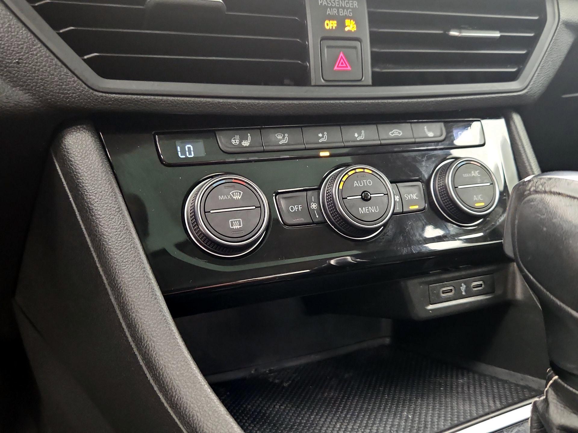 Thumbnail: 2021 Volkswagen Jetta - 16