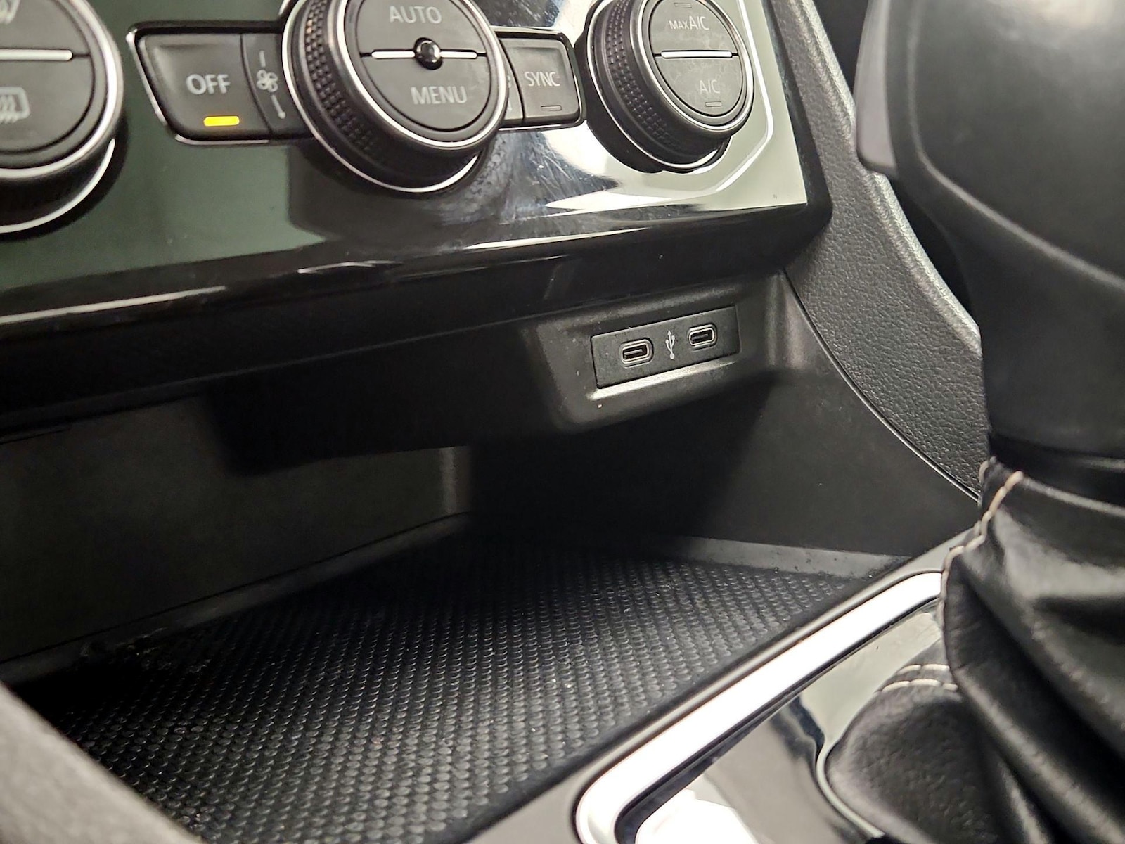 2021 Volkswagen Jetta SE - Photo 19