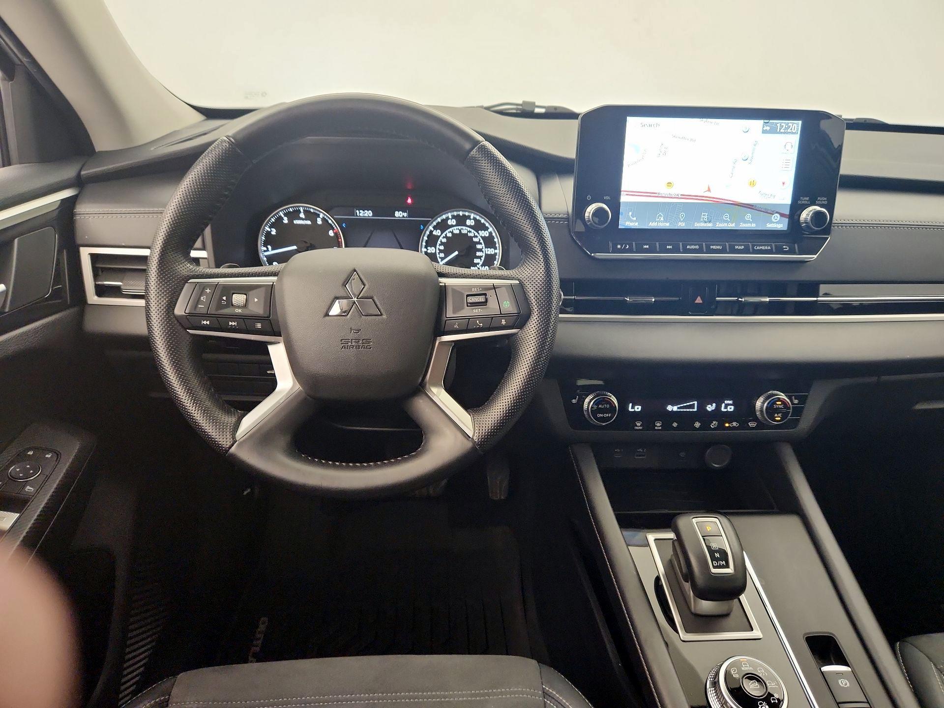 Thumbnail: 2022 Mitsubishi Outlander - 10
