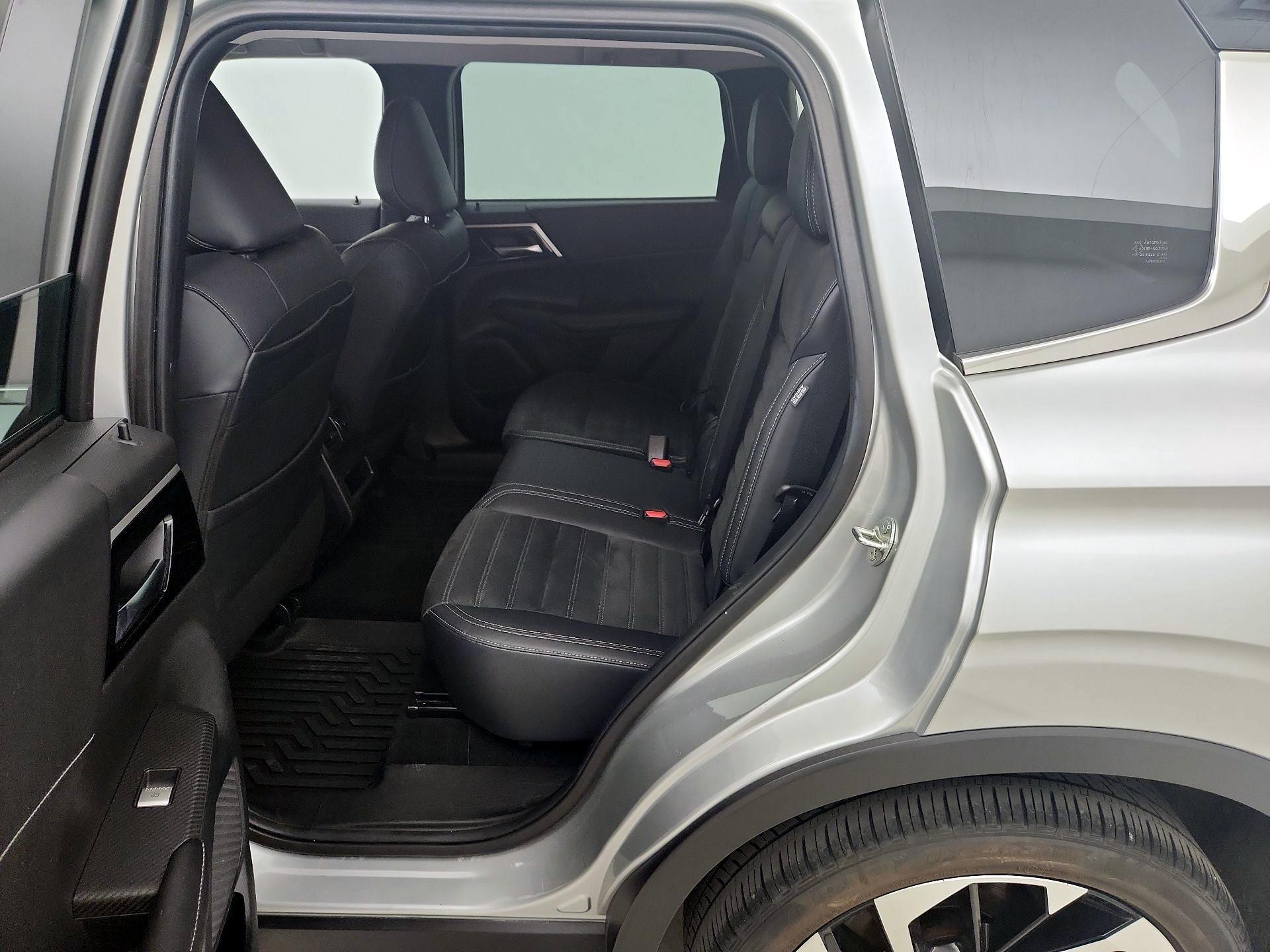 Thumbnail: 2022 Mitsubishi Outlander - 20