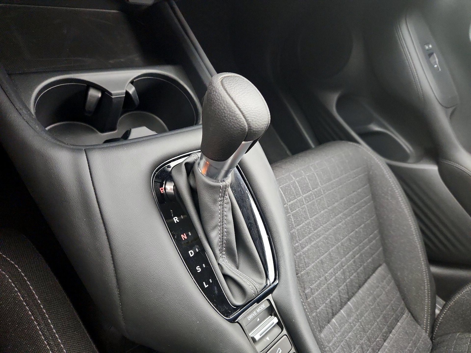 2024 Honda HR-V LX - Photo 17