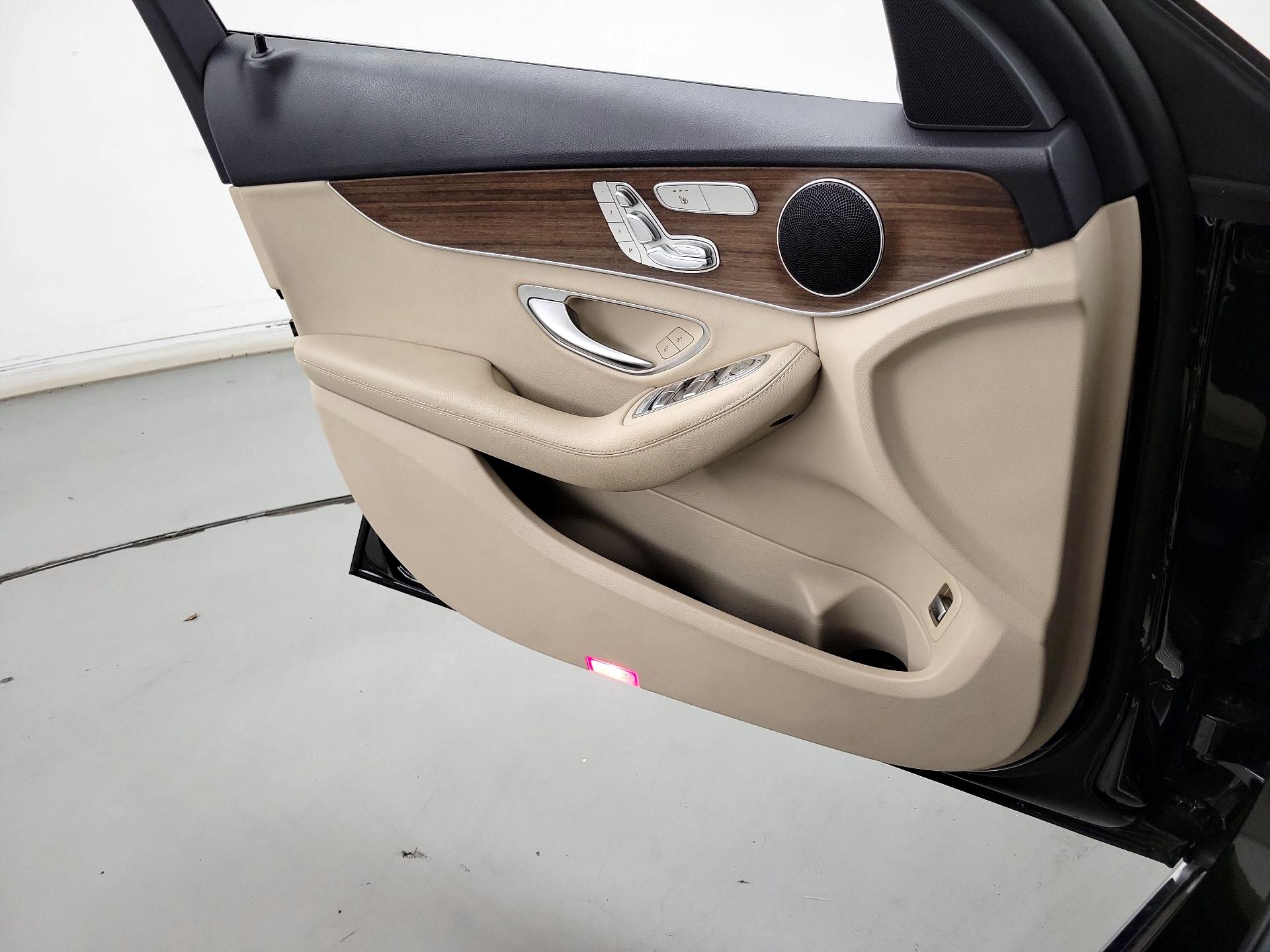 Thumbnail: 2020 Mercedes-Benz C-Class - 12