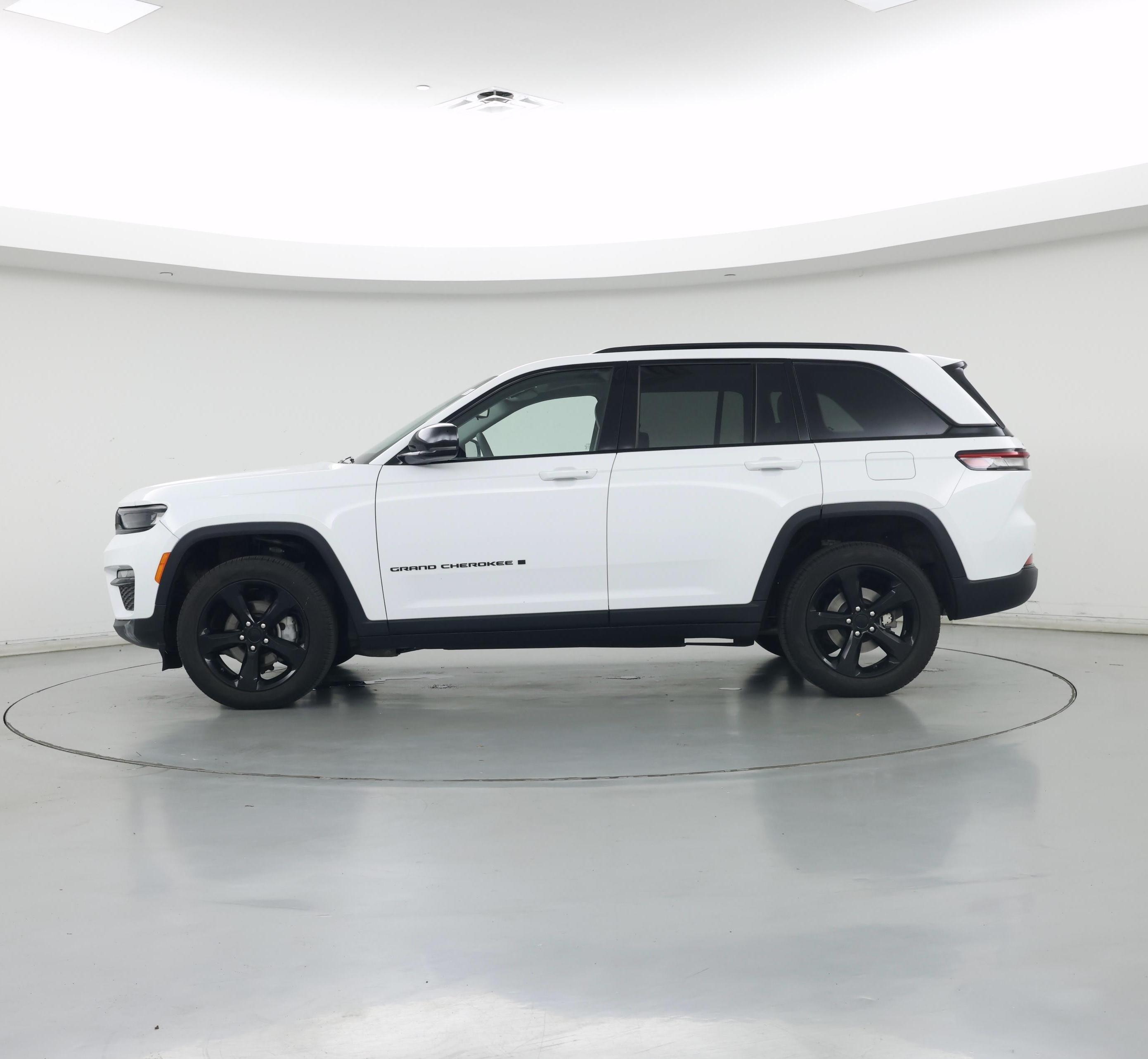 Thumbnail: 2023 Jeep Grand Cherokee - 3